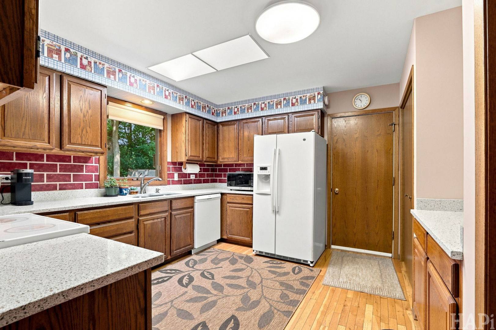564 Wilson AVE, Park City, IL 60085
