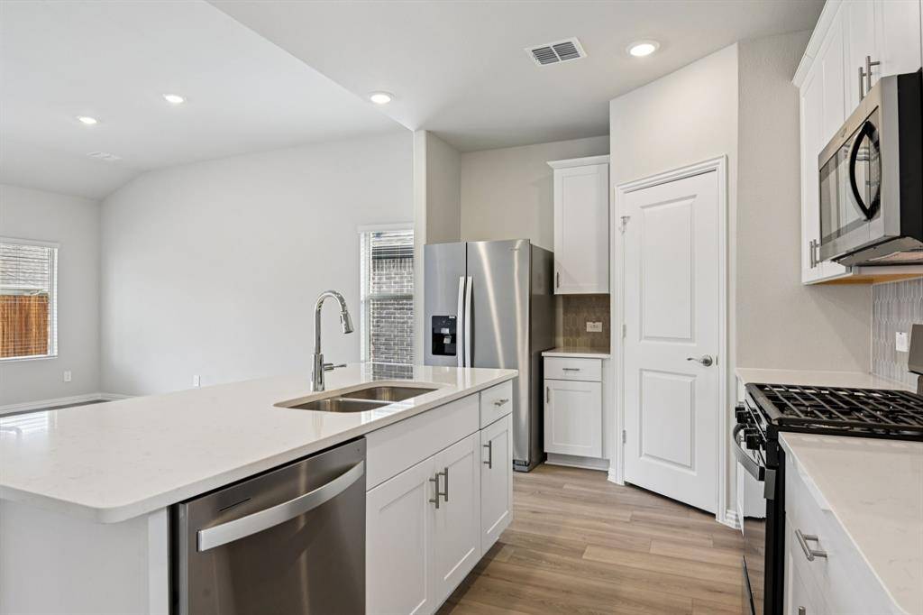 2113 Longchamp Lane, Seagoville, TX 75159