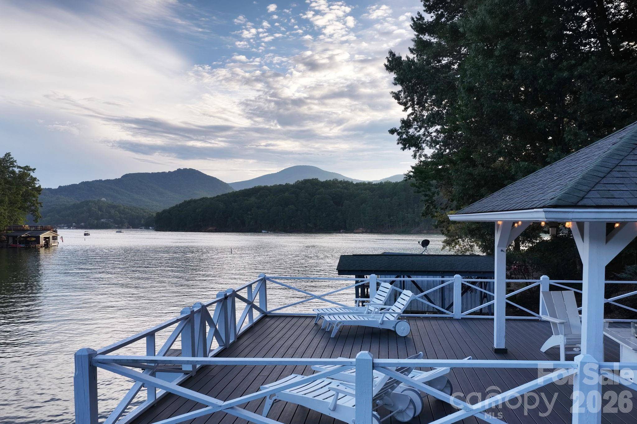 183 Blarney RD, Lake Lure, NC 28746