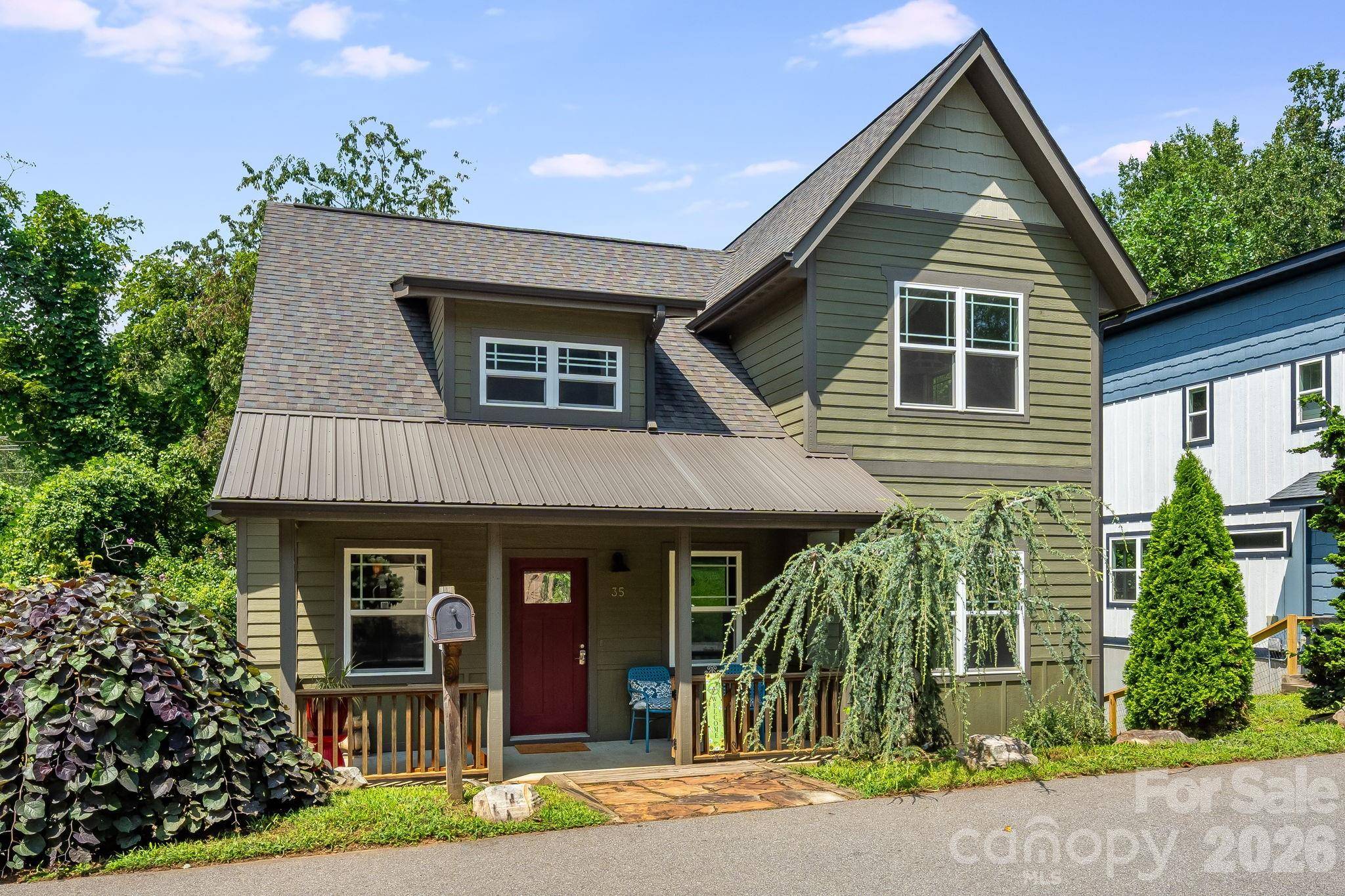 35 Emmett LN, Asheville, NC 28806