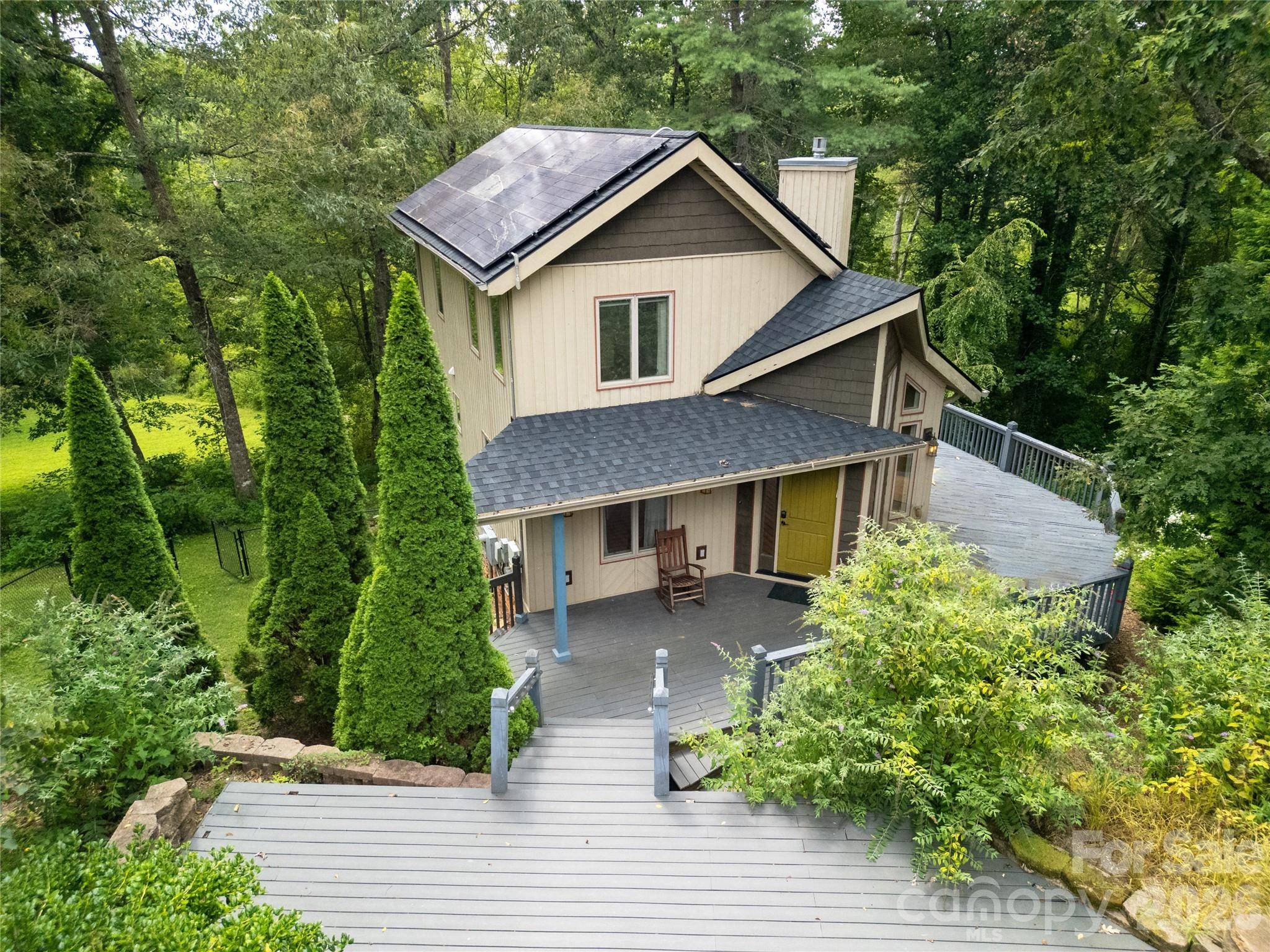 72 Memory LN, Brevard, NC 28712