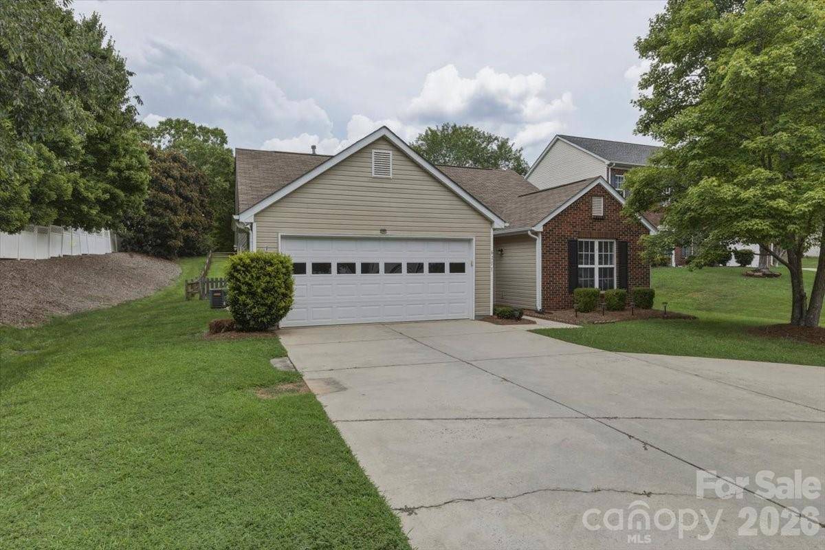 6111 Gatesville LN, Charlotte, NC 28270
