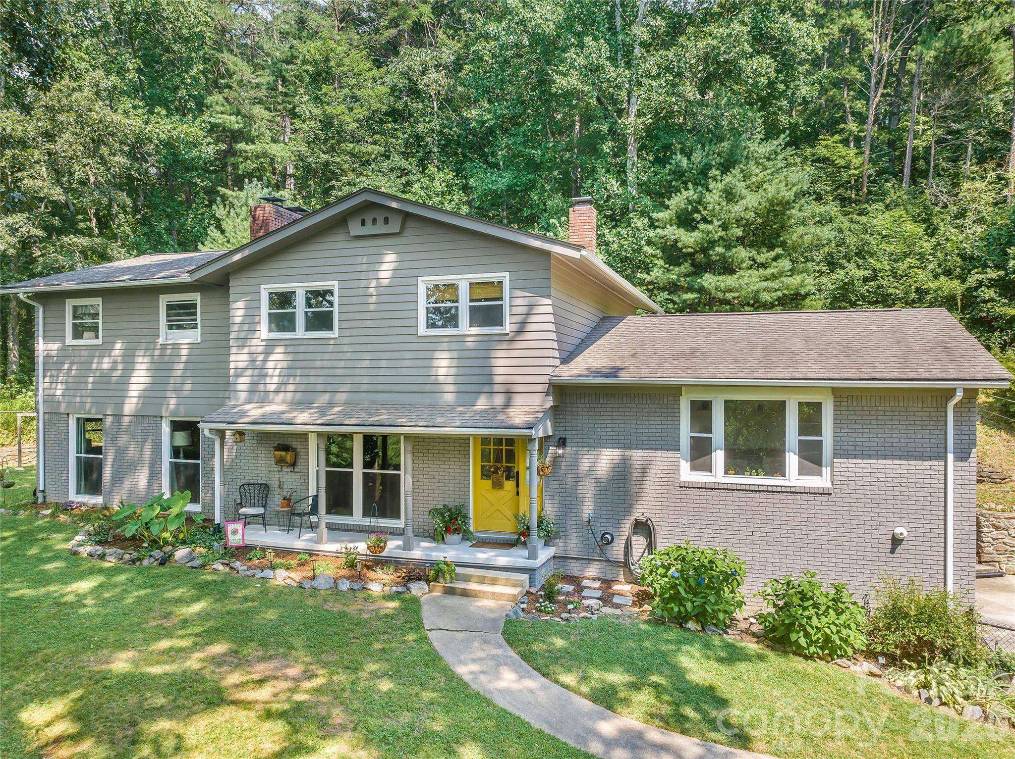 13 Rolling View DR, Asheville, NC 28805