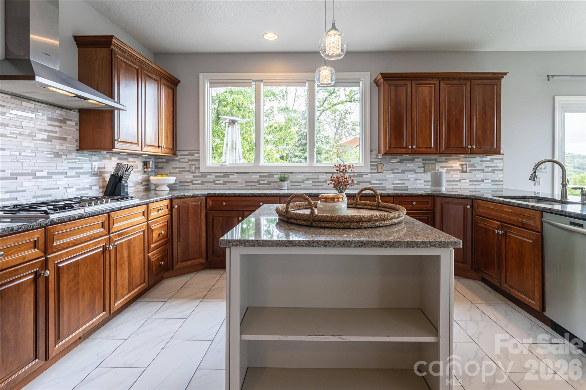 153 Mills PL, Asheville, NC 28804