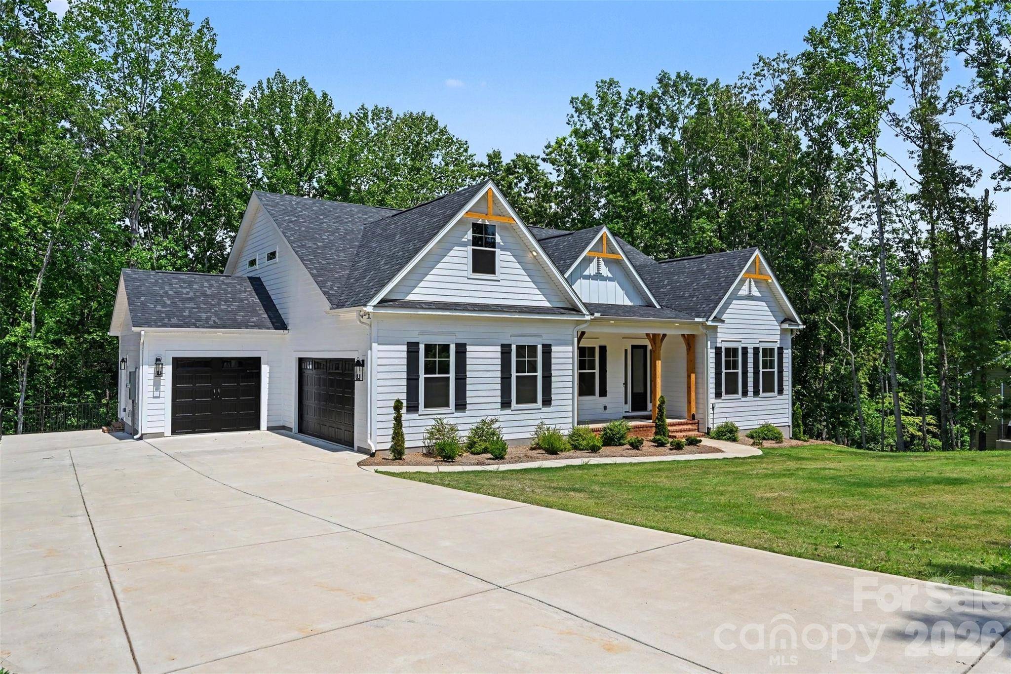 131 High Lake DR, Statesville, NC 28677