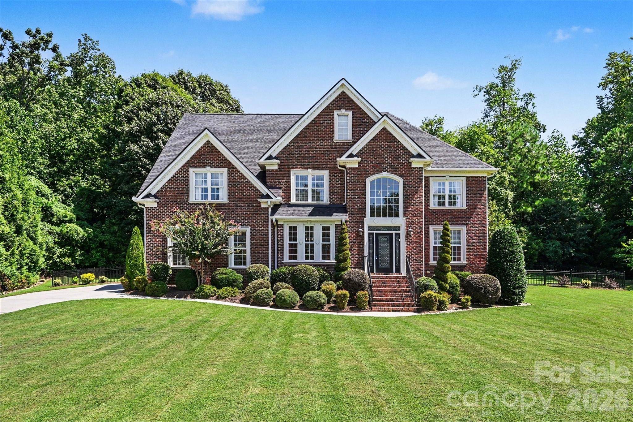 2858 Scarborough CT, Gastonia, NC 28054