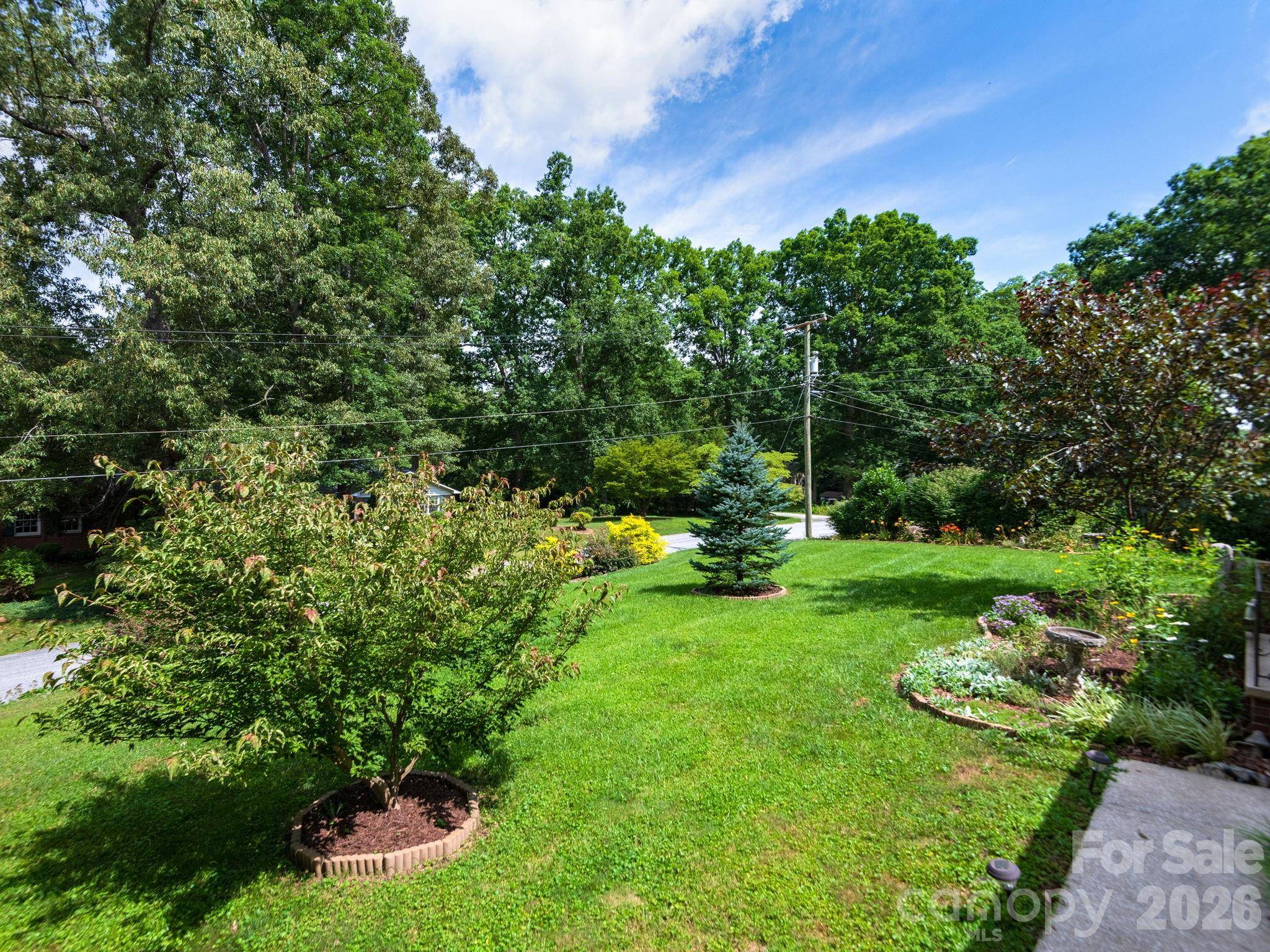 112 Lyndale RD, Hendersonville, NC 28739