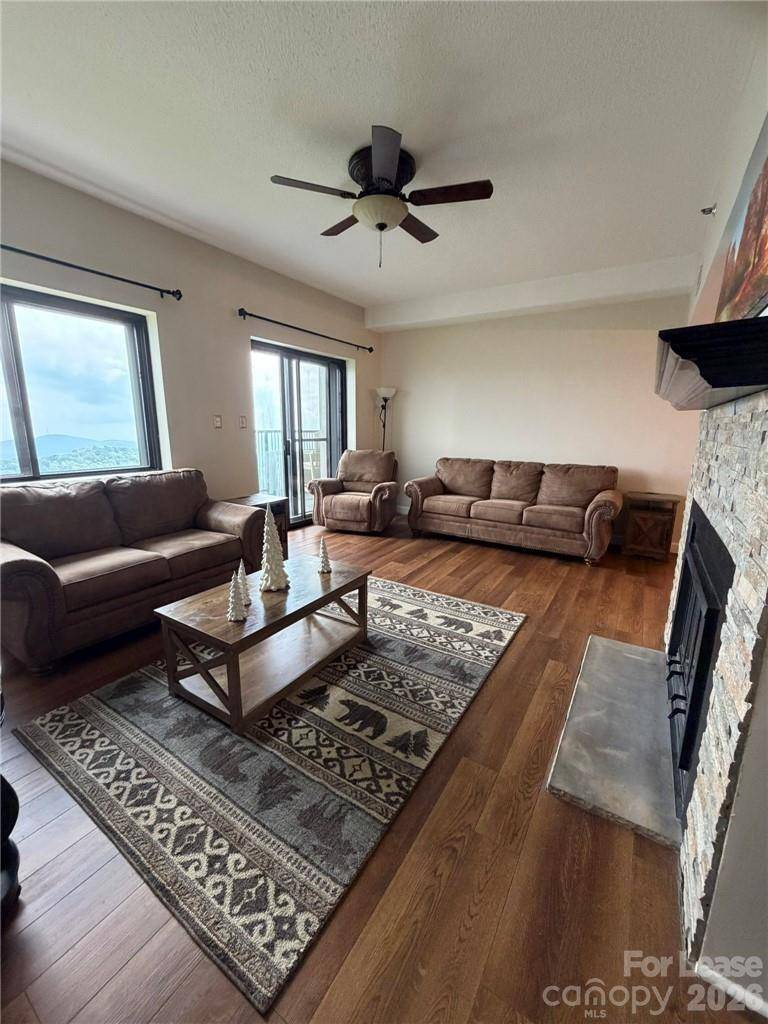 303 Sugar Top DR #2020, Sugar Mountain, NC 28604