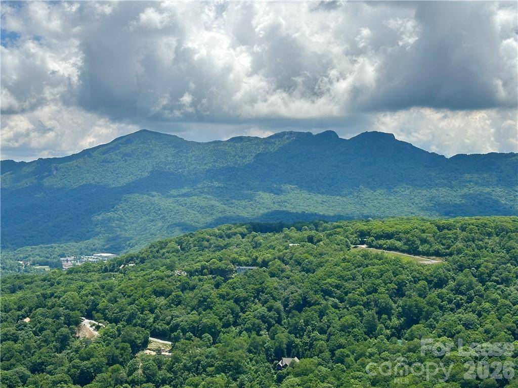 303 Sugar Top DR #2020, Sugar Mountain, NC 28604