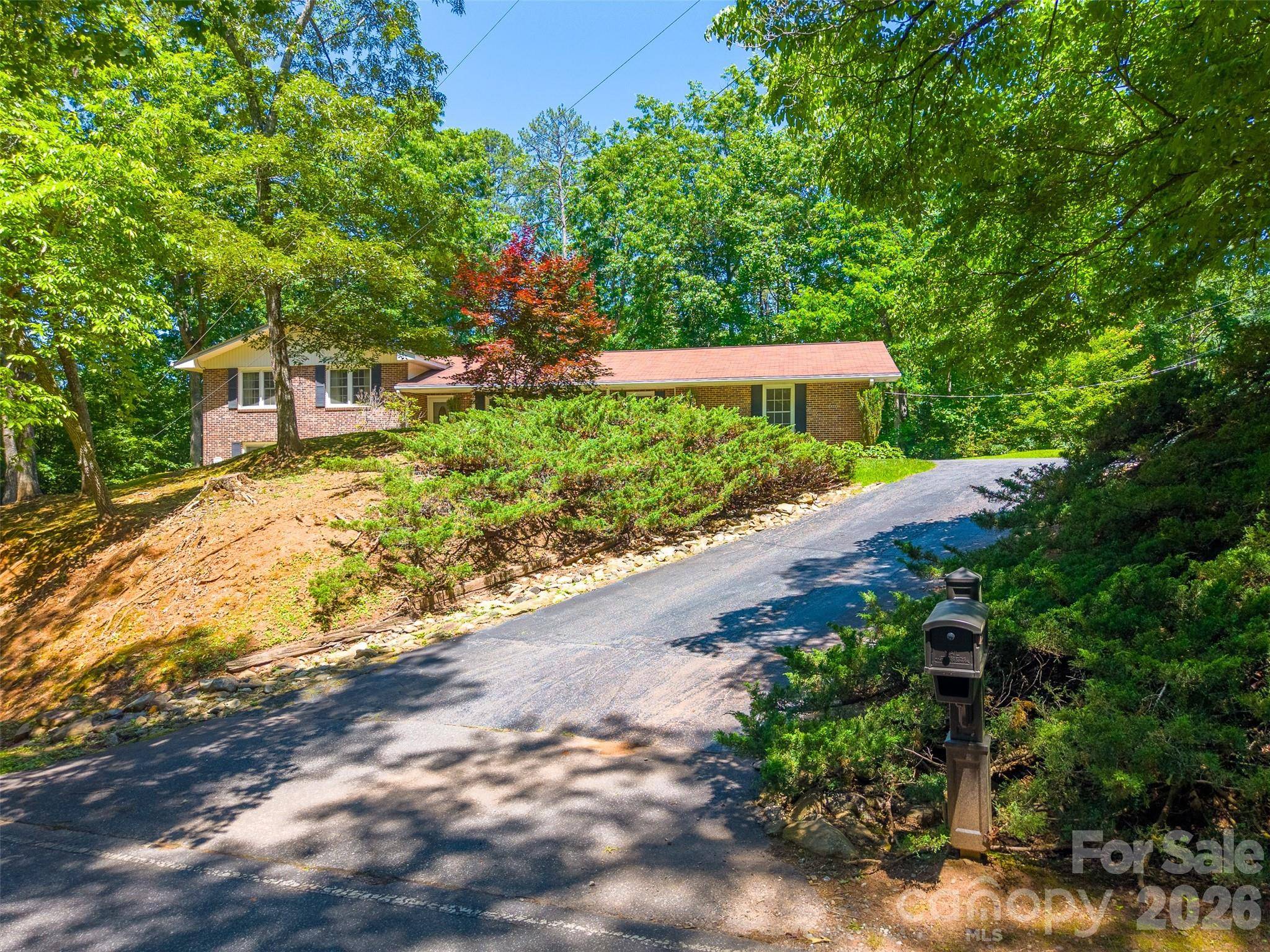 1747 University Heights RD, Cullowhee, NC 28723