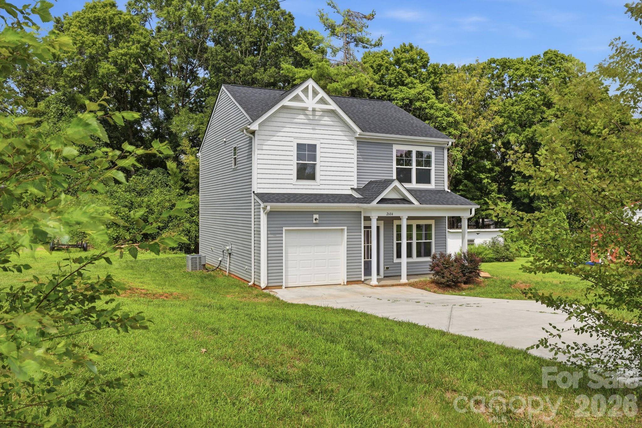 2604 Greencrest LN, Statesville, NC 28677