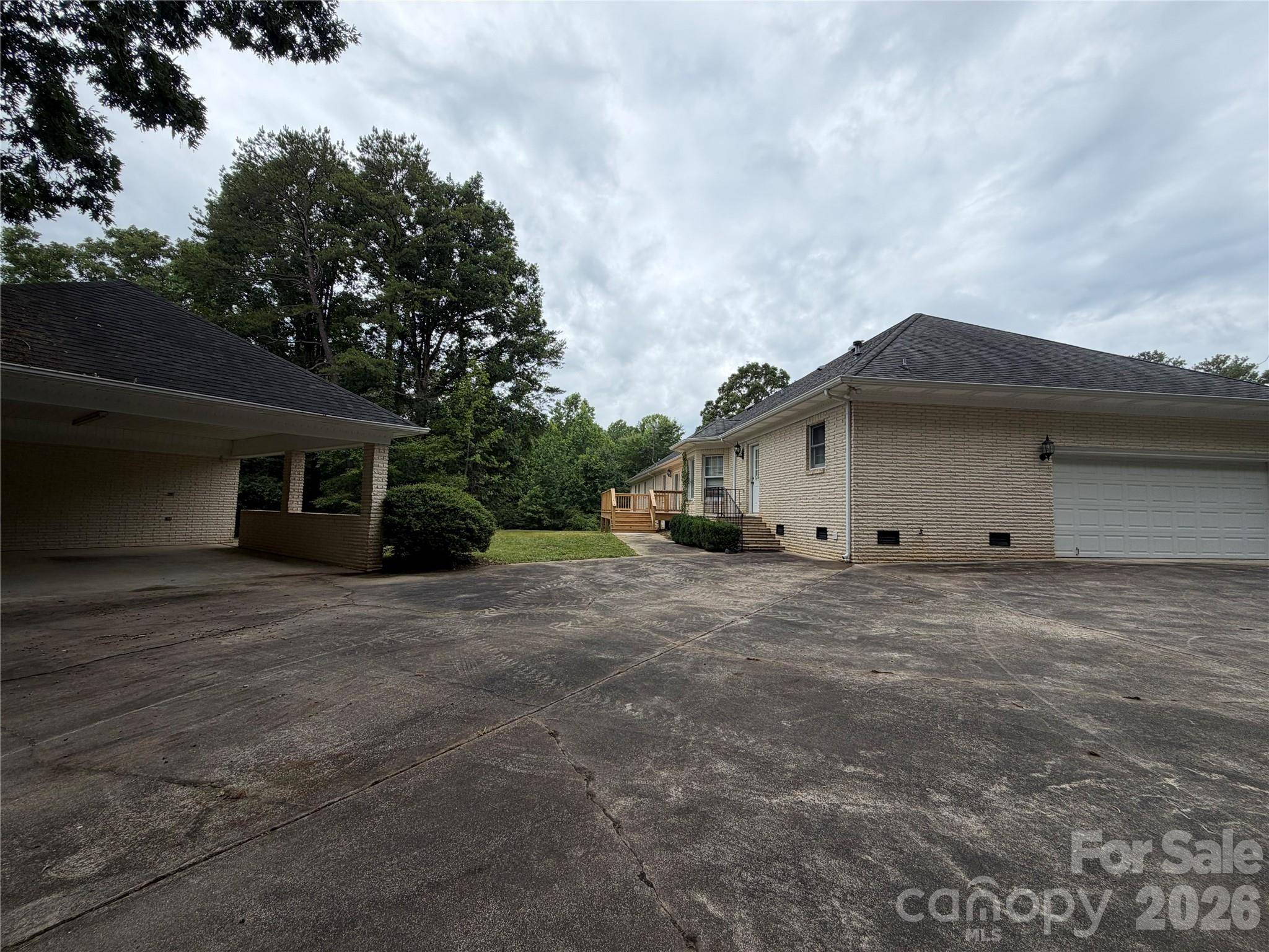 128 Temple LN, Blacksburg, SC 29702