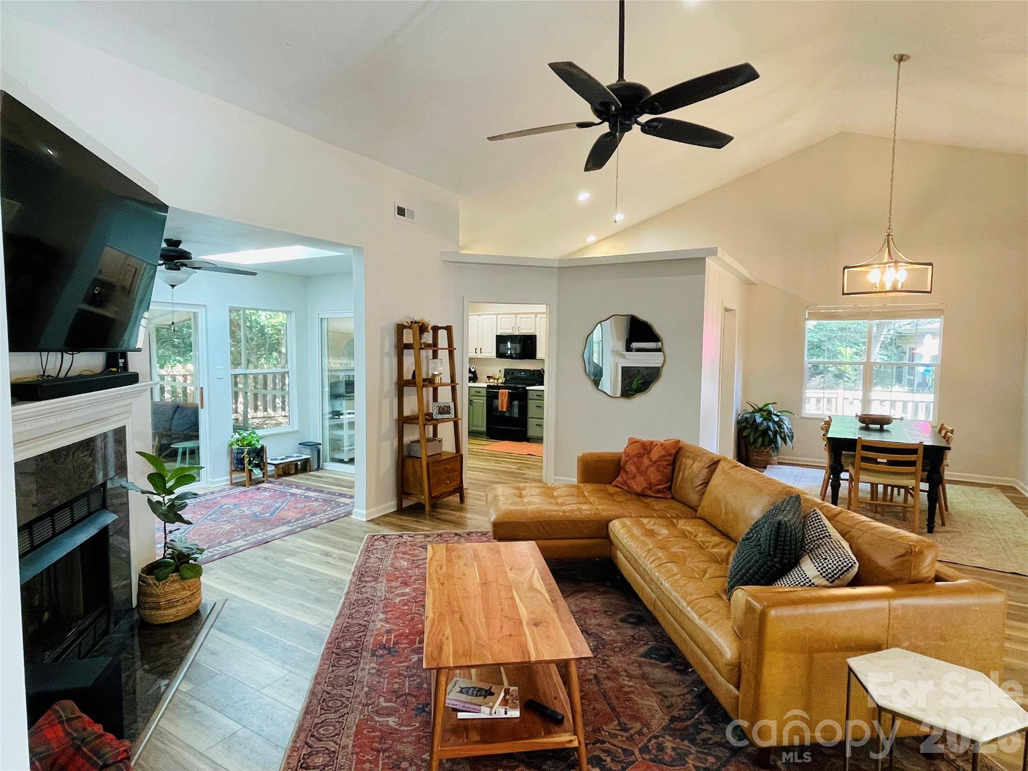 50 Stonebridge DR, Asheville, NC 28805