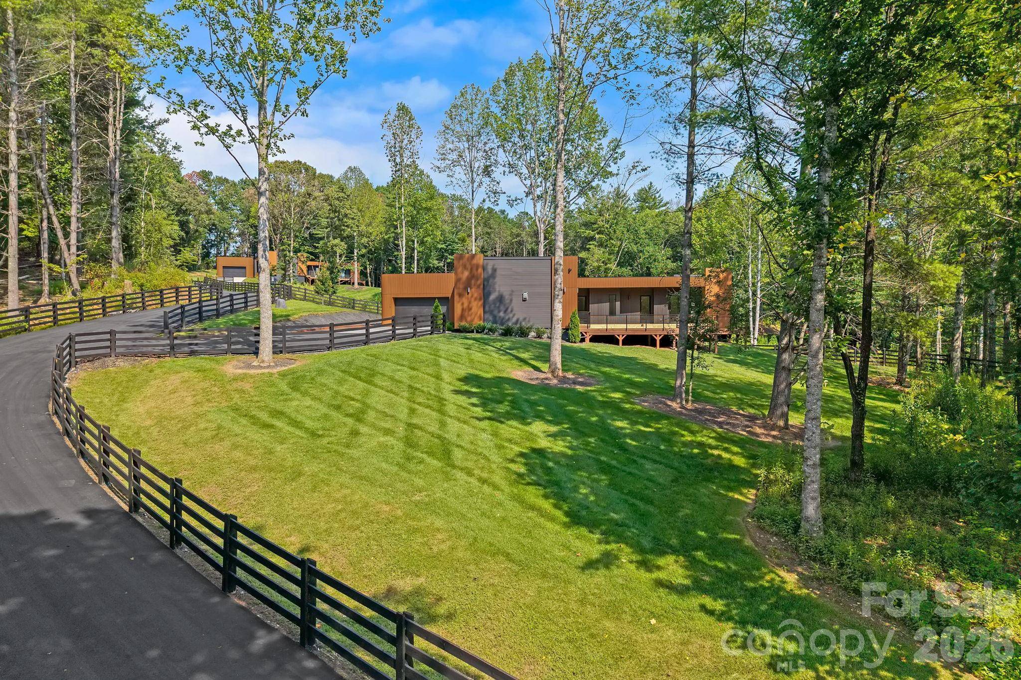 78 Manchester WAY, Mills River, NC 28759