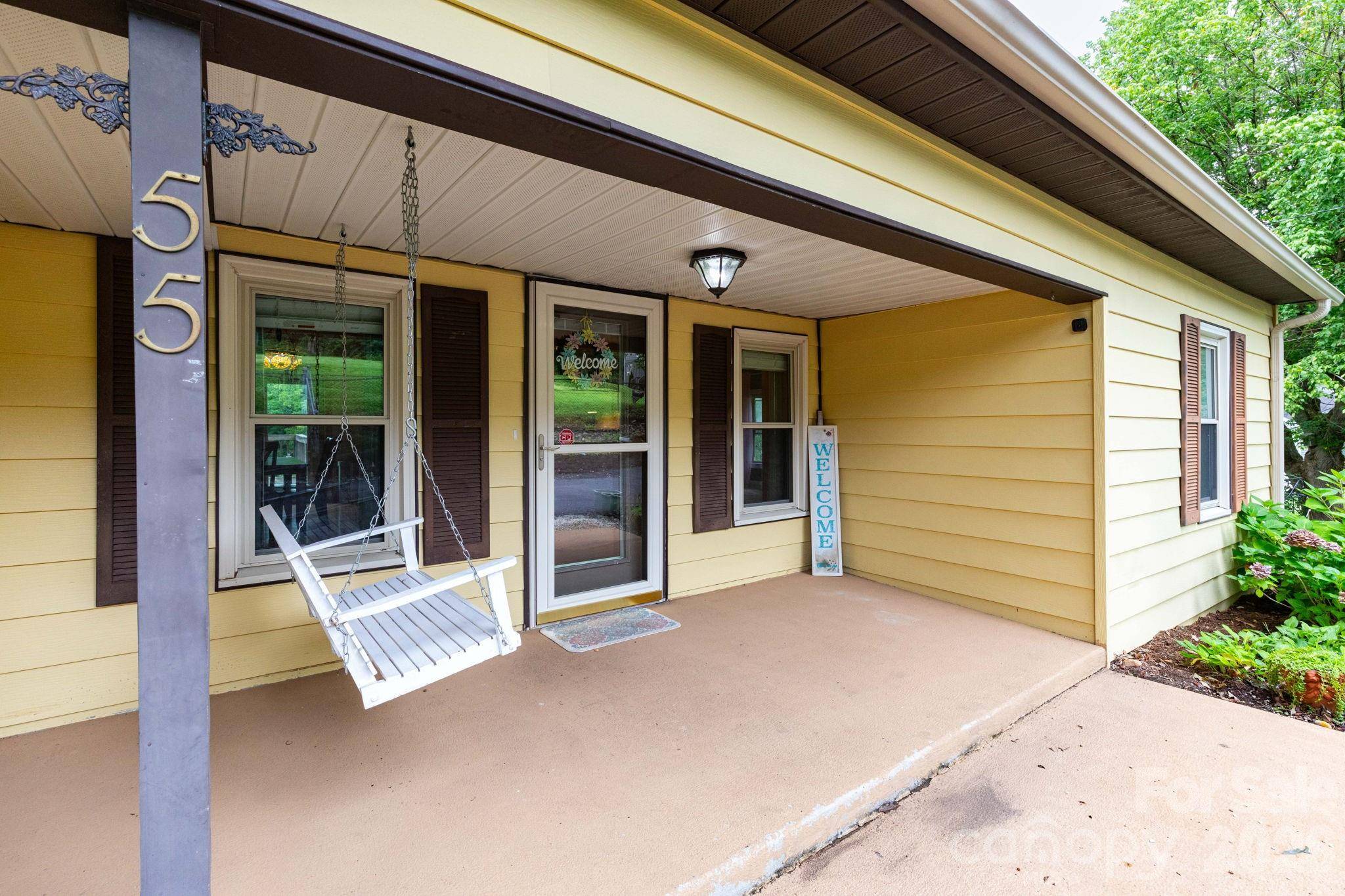 55 Banks Town RD, Weaverville, NC 28787