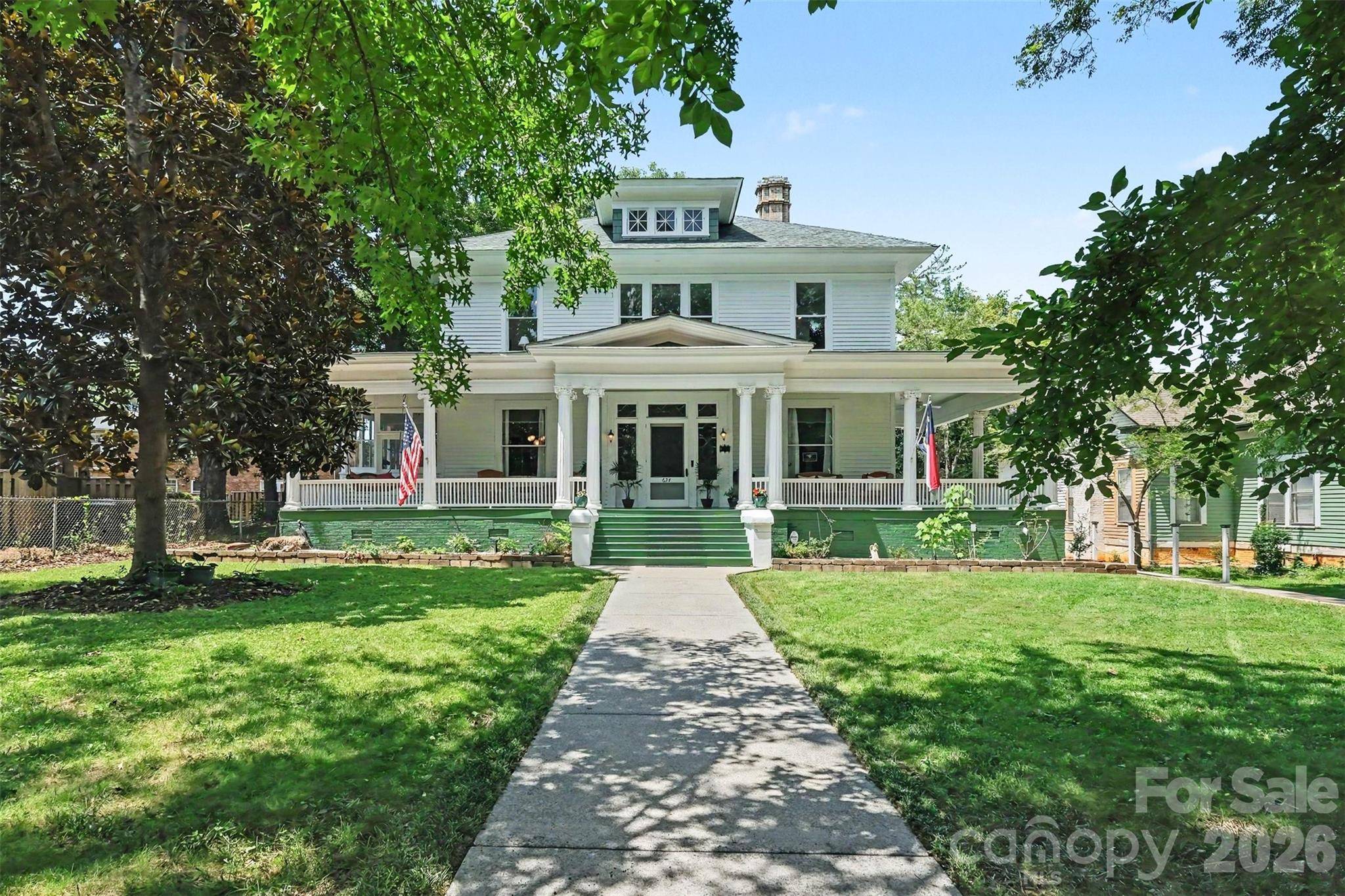 624 Walnut ST, Statesville, NC 28677