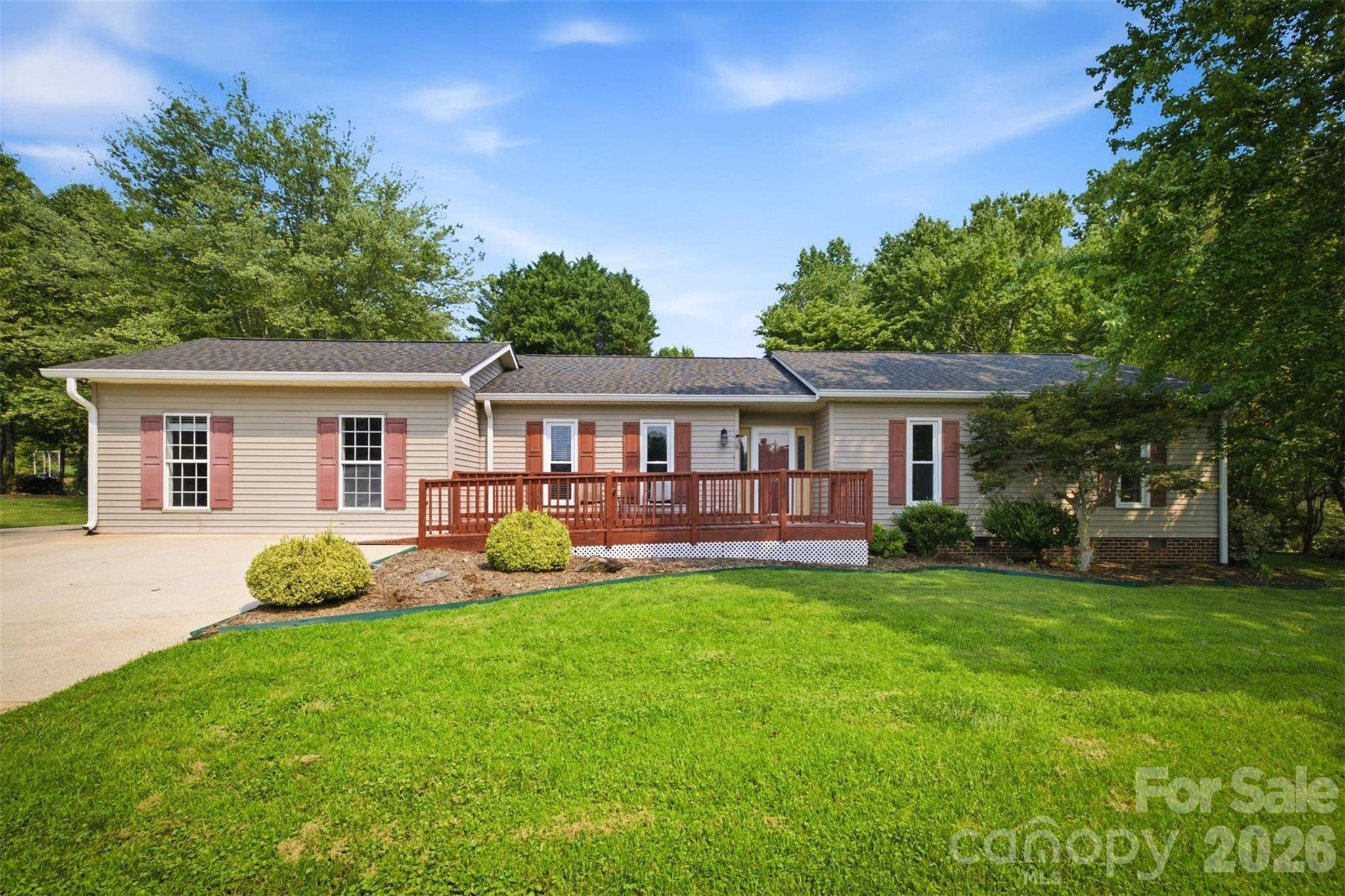1806 Kyle CT NE, Lenoir, NC 28645