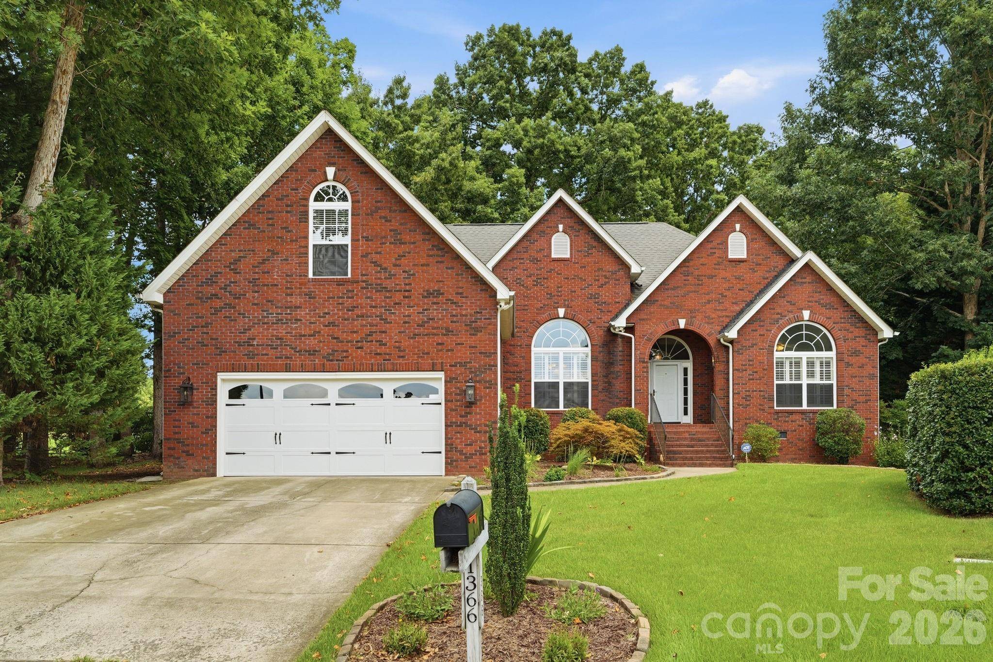 1366 Crown Ridge DR, Fort Mill, SC 29708