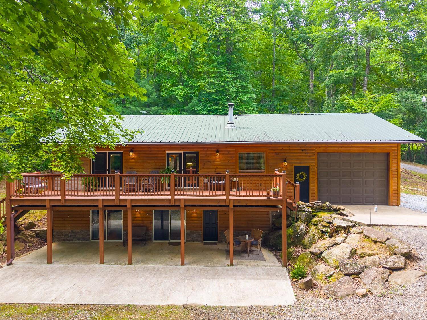 231 Cedar Creek Farm RD, Tuckasegee, NC 28783