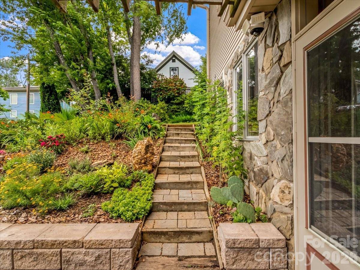 96 Woodrow AVE, Asheville, NC 28801
