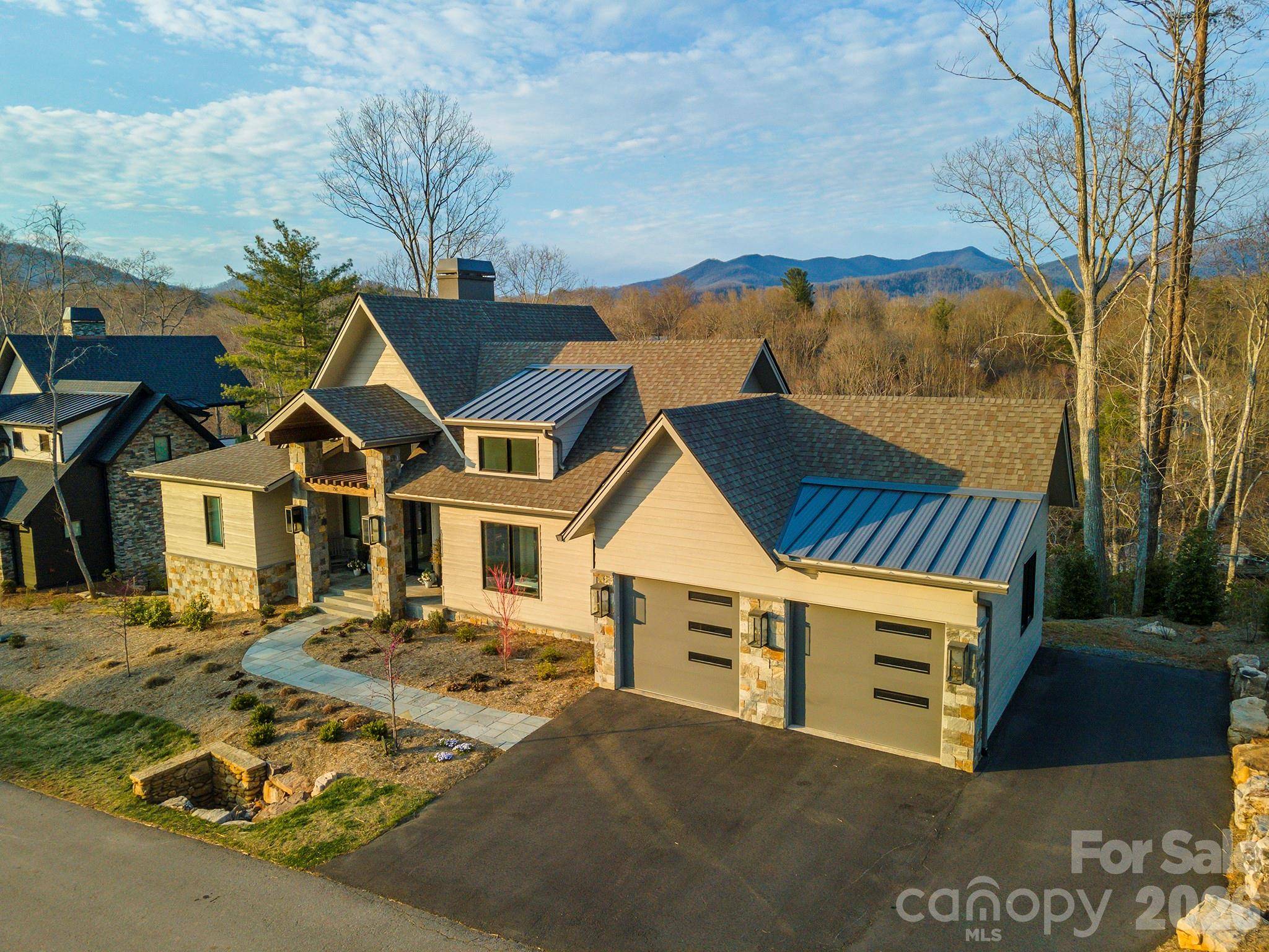 158 Riverbend Forest DR, Asheville, NC 28805