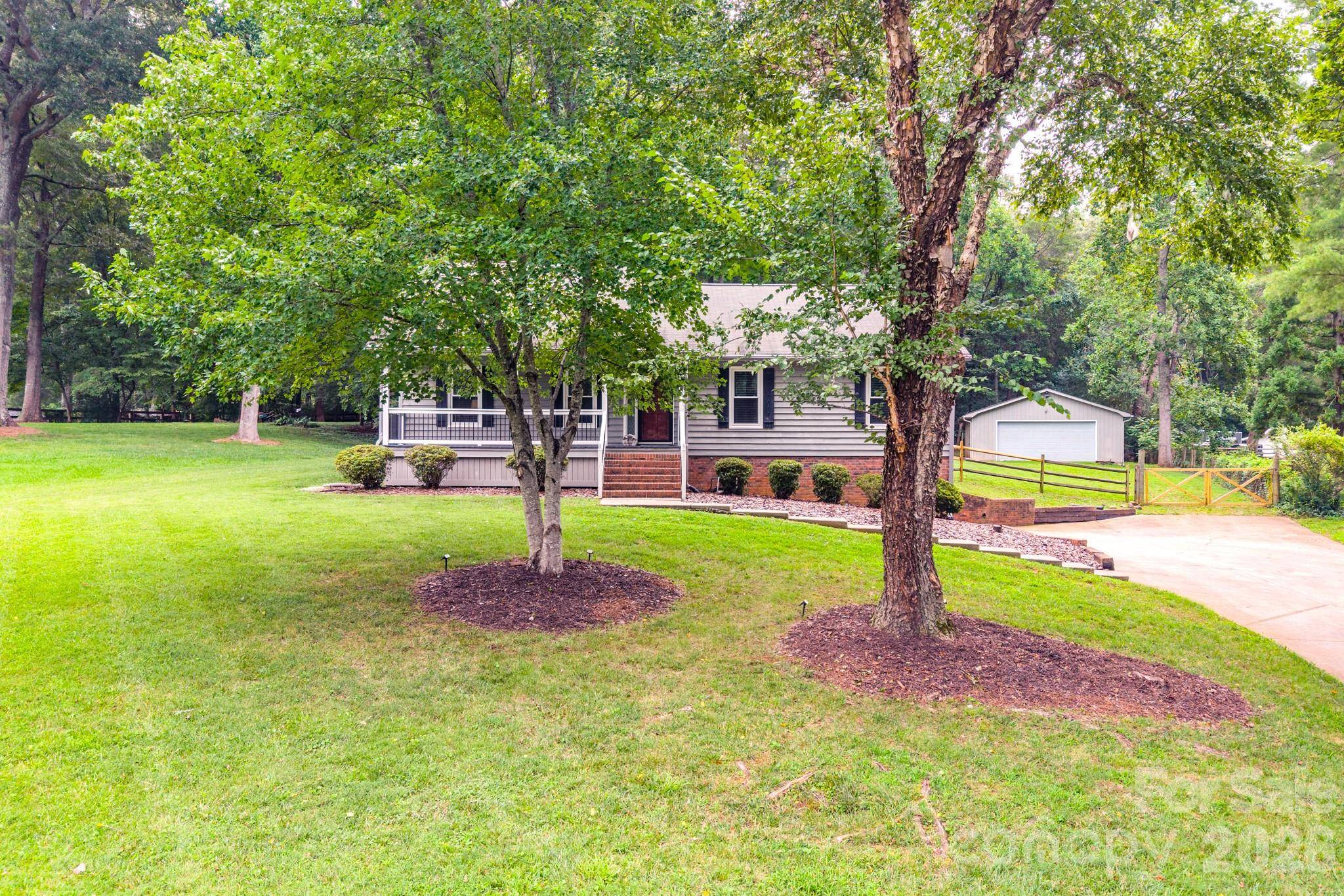 7400 Sample RD, Huntersville, NC 28078