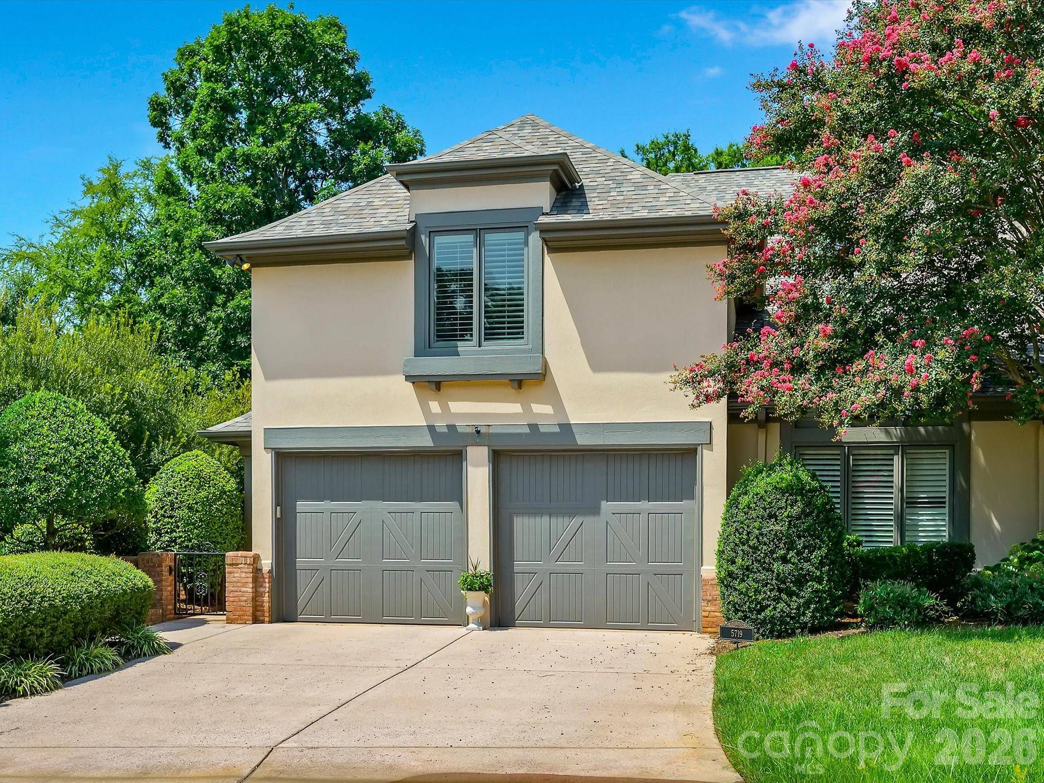 5719 Ballinard LN, Charlotte, NC 28277