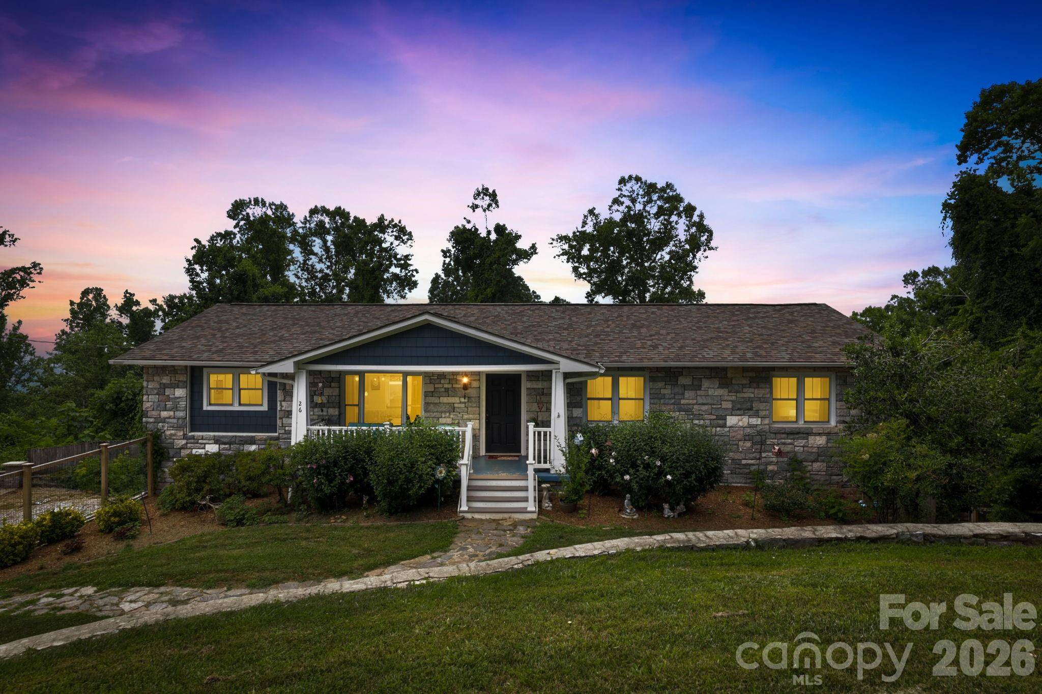 26 Crestwood DR, Arden, NC 28704
