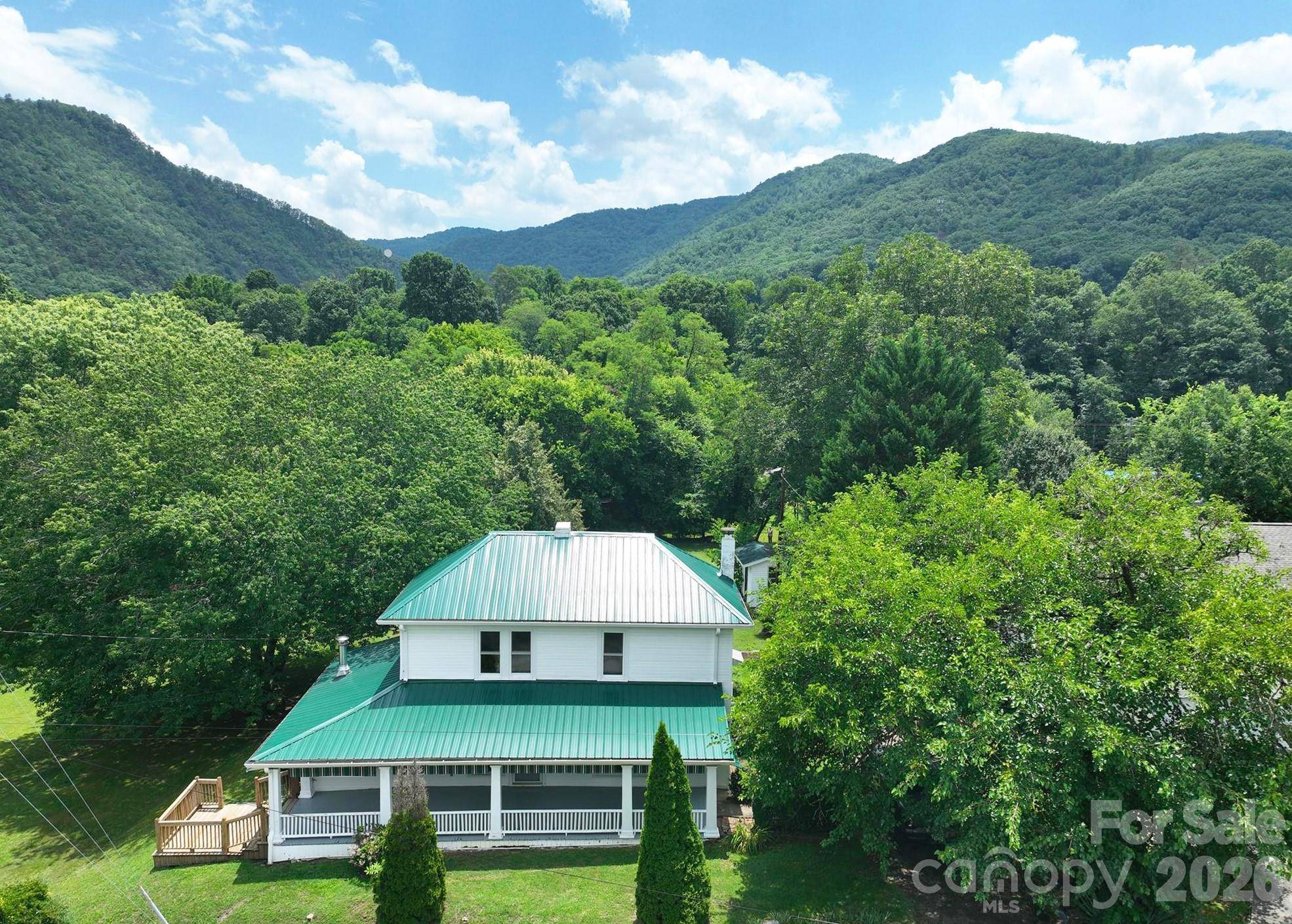 82 Hill ST, Hot Springs, NC 28743