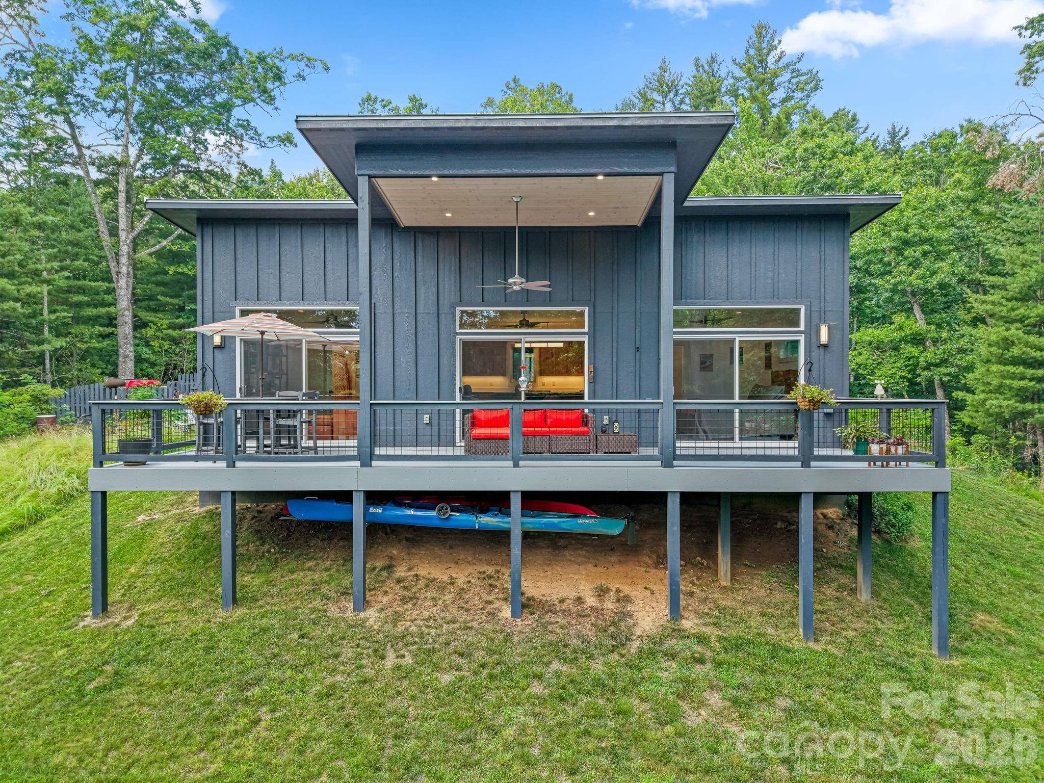 337 Leatherbreeches DR, Tuckasegee, NC 28783