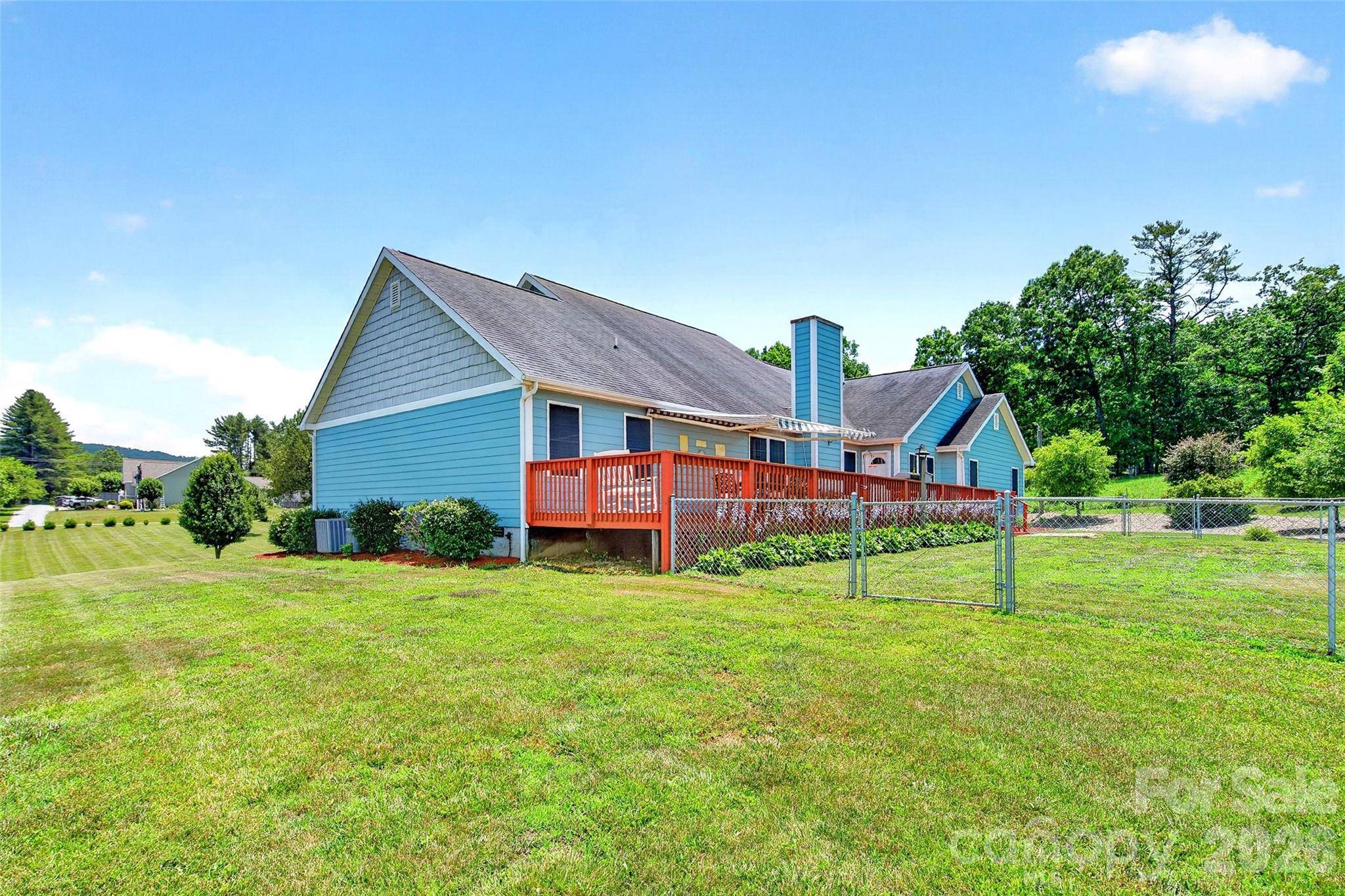 1174 Dale RD, Spruce Pine, NC 28777