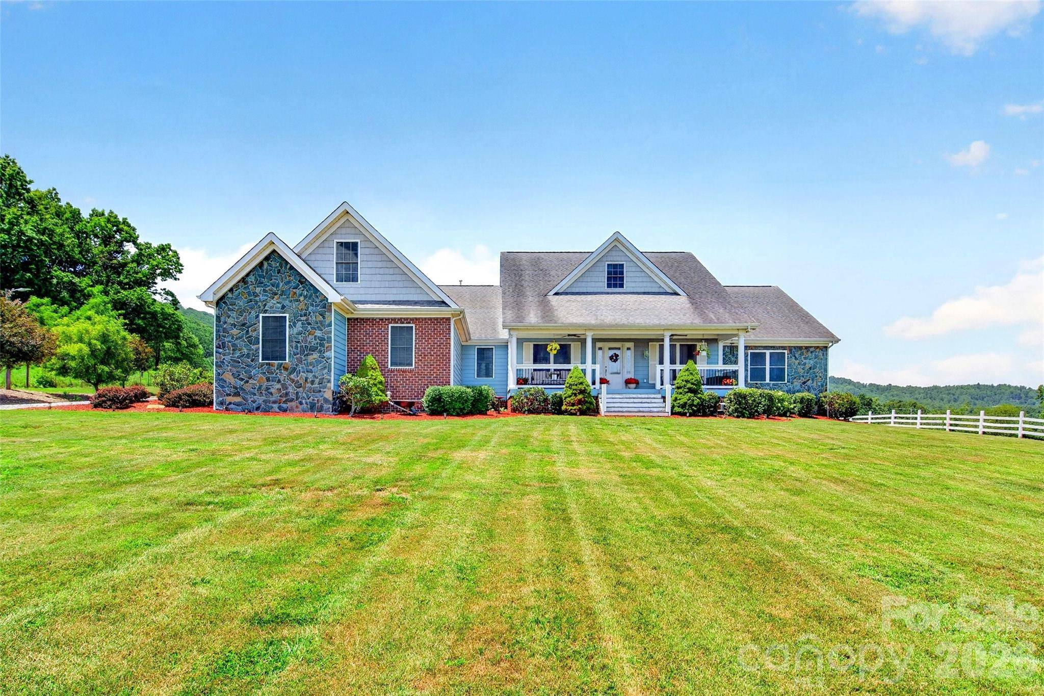 1174 Dale RD, Spruce Pine, NC 28777