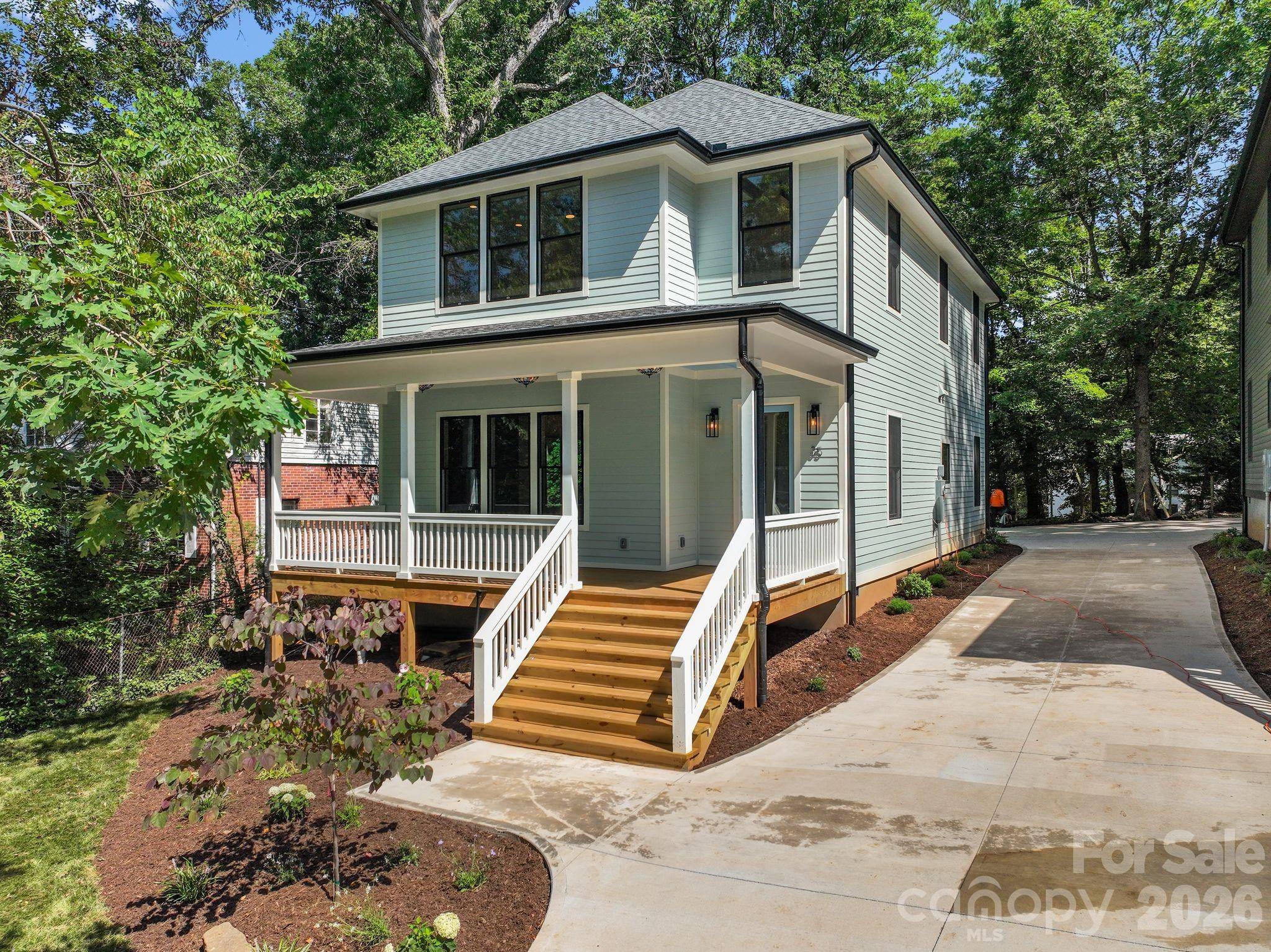 35 Grindstaff DR, Asheville, NC 28803