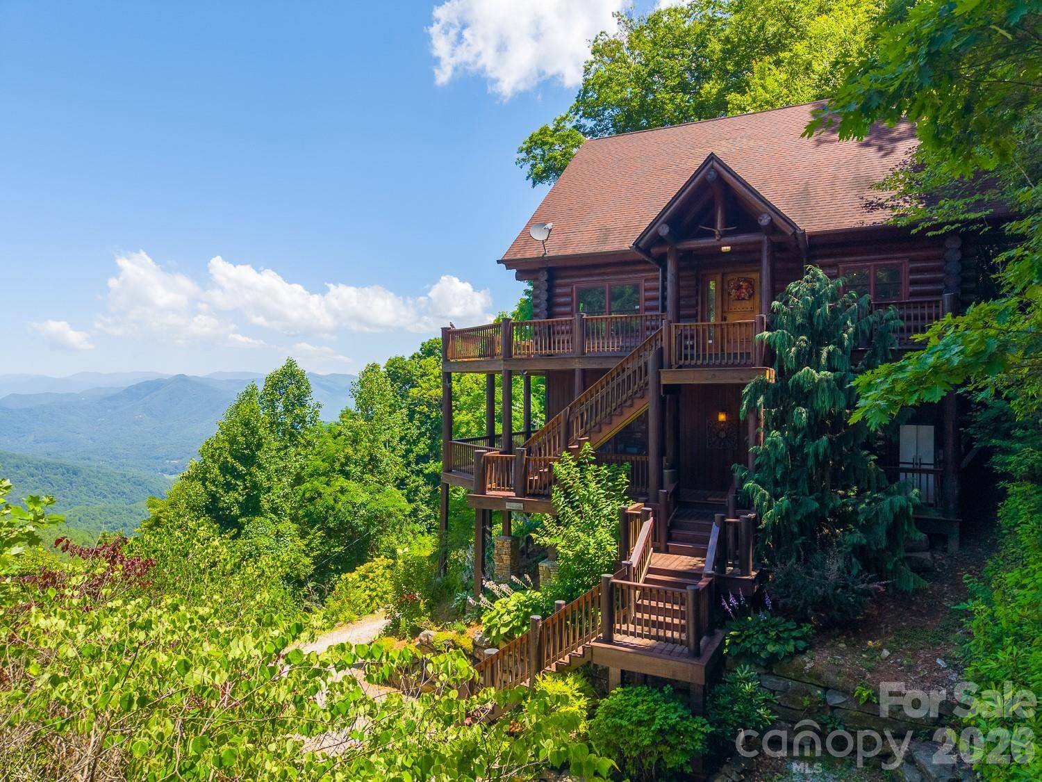 92 Falcons Peak LN, Whittier, NC 28789