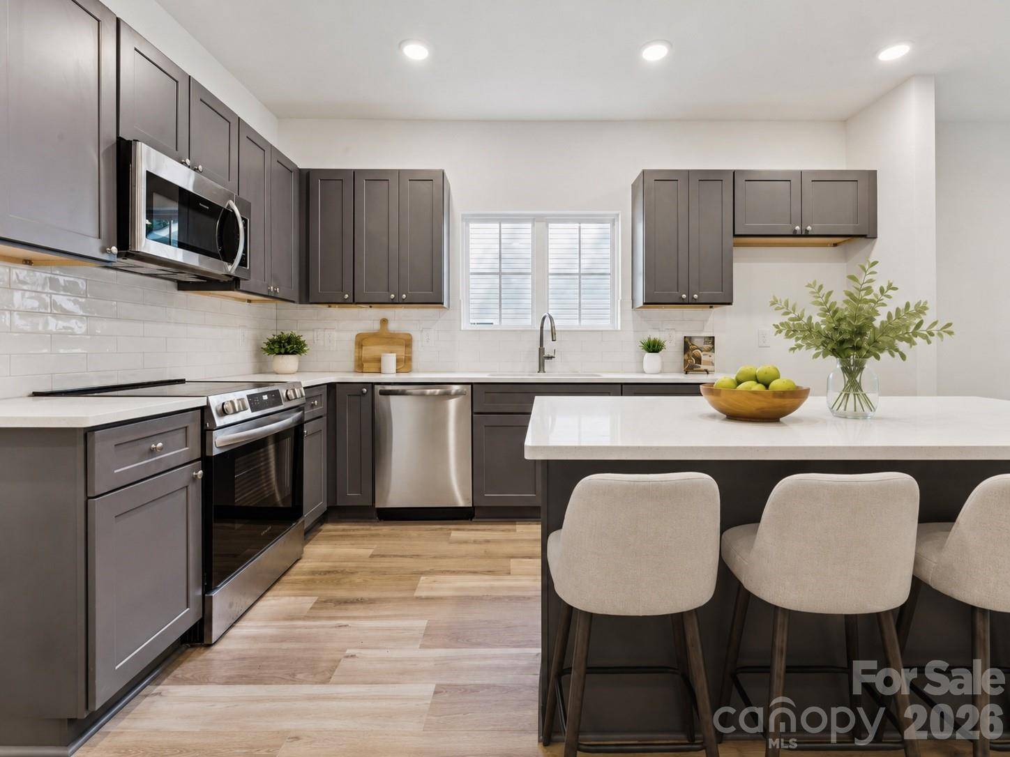 1175 Stoneglen DR, Granite Quarry, NC 28146