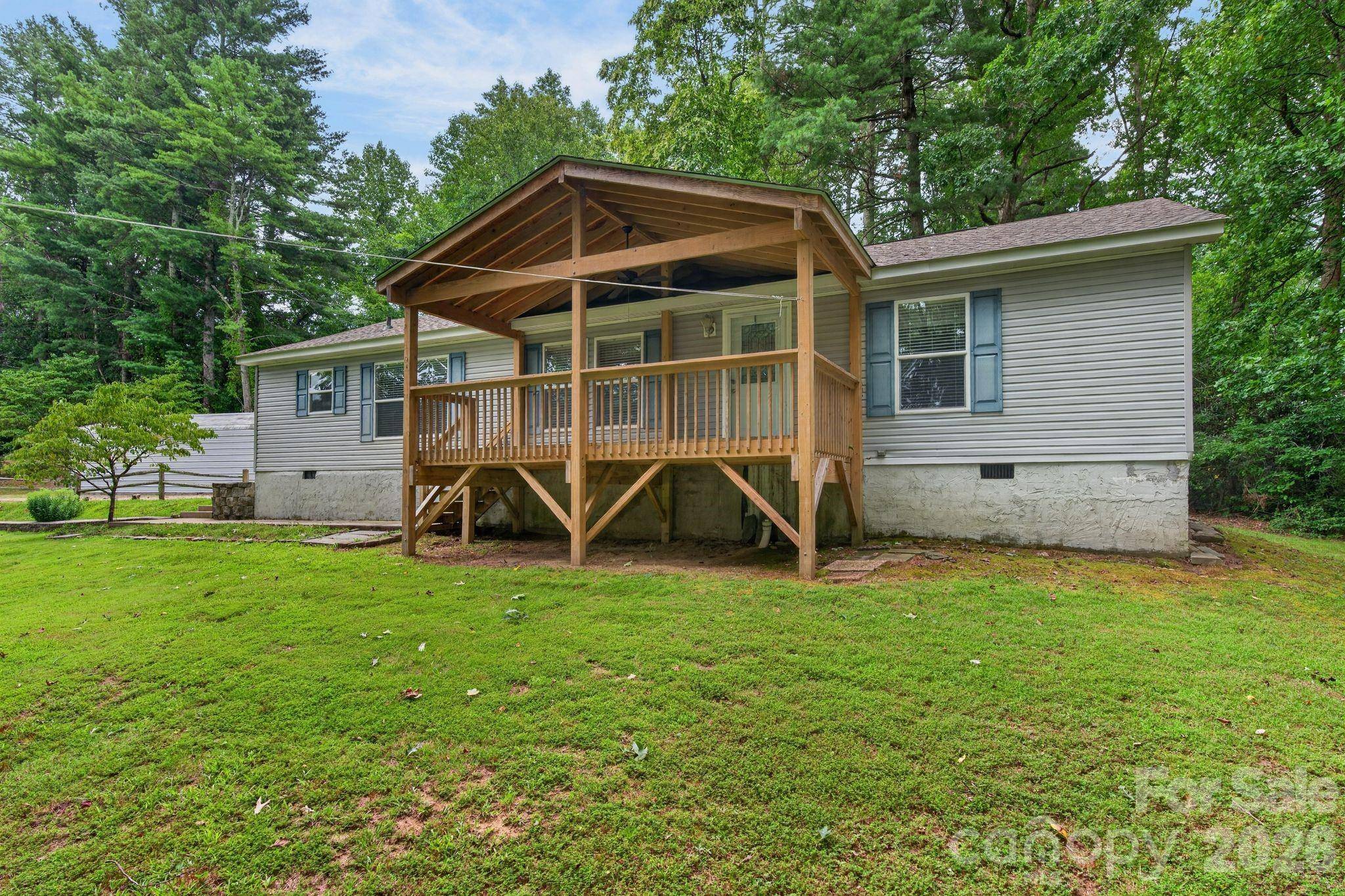 146 Banks View LN, Hendersonville, NC 28792