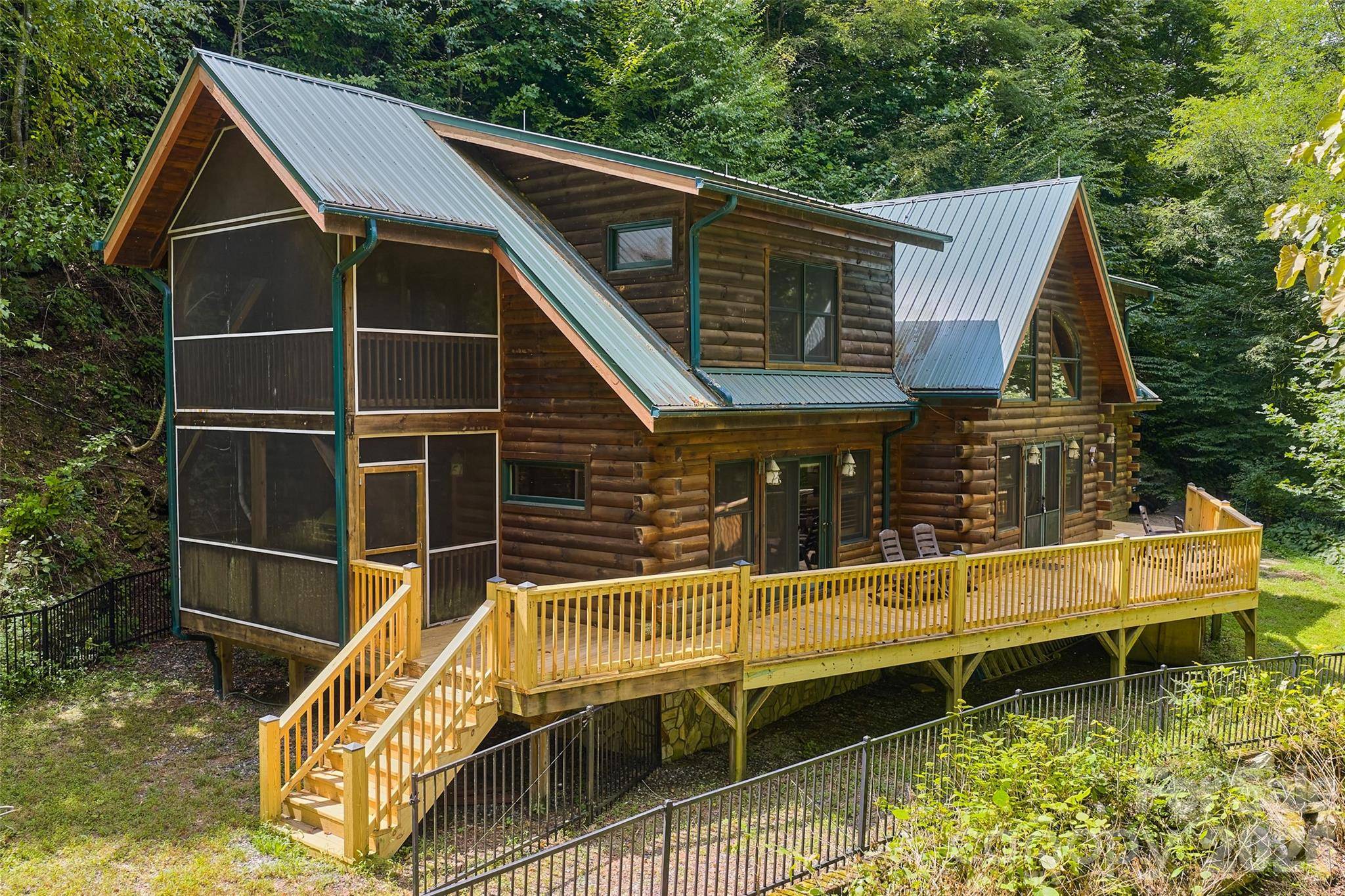 1482 Howard Moore RD, Hot Springs, NC 28743