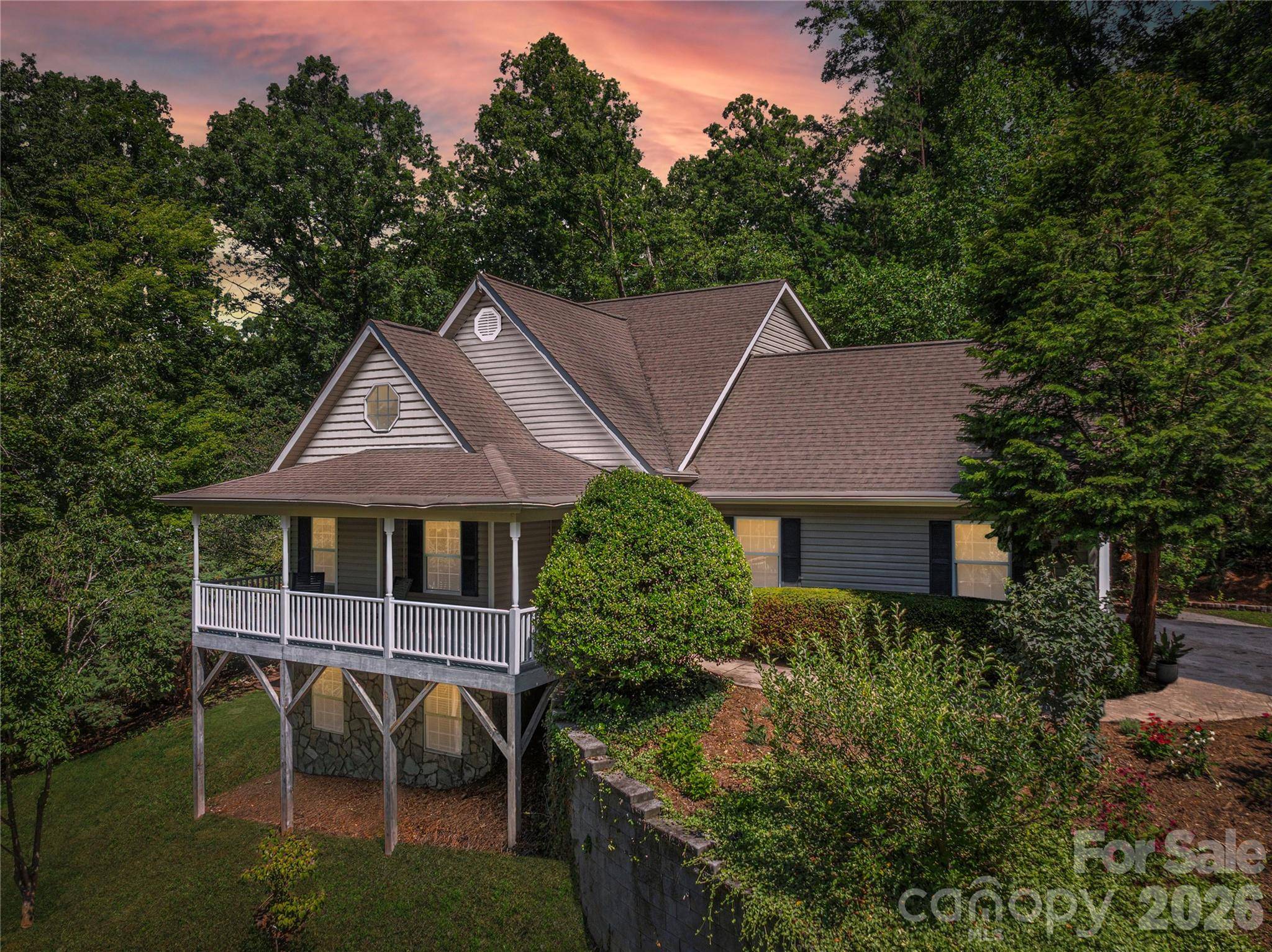 602 Hidden Springs DR, Asheville, NC 28804