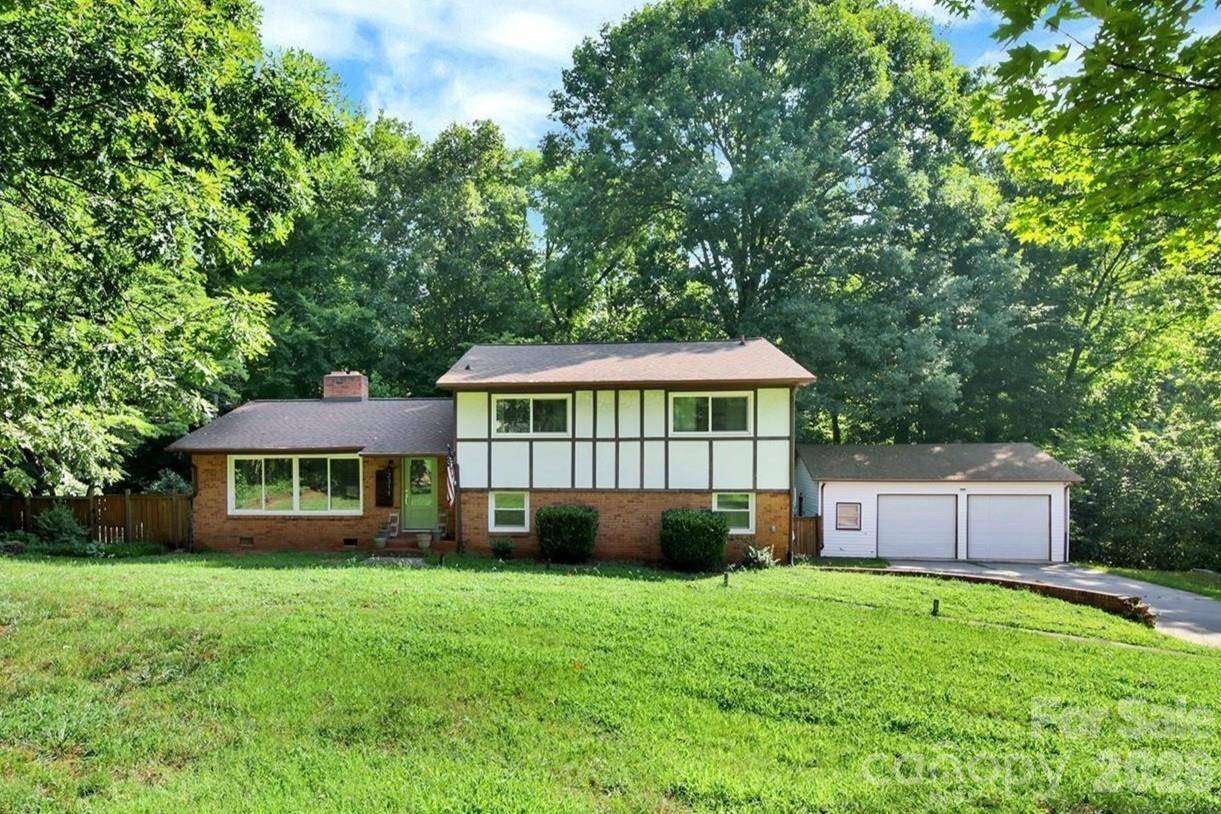 2311 Laurelwood CIR, Charlotte, NC 28214
