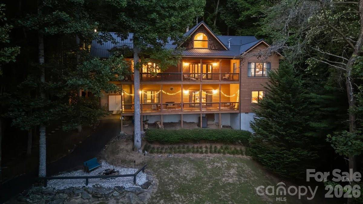 317 Von Trapp LN, Tuckasegee, NC 28783