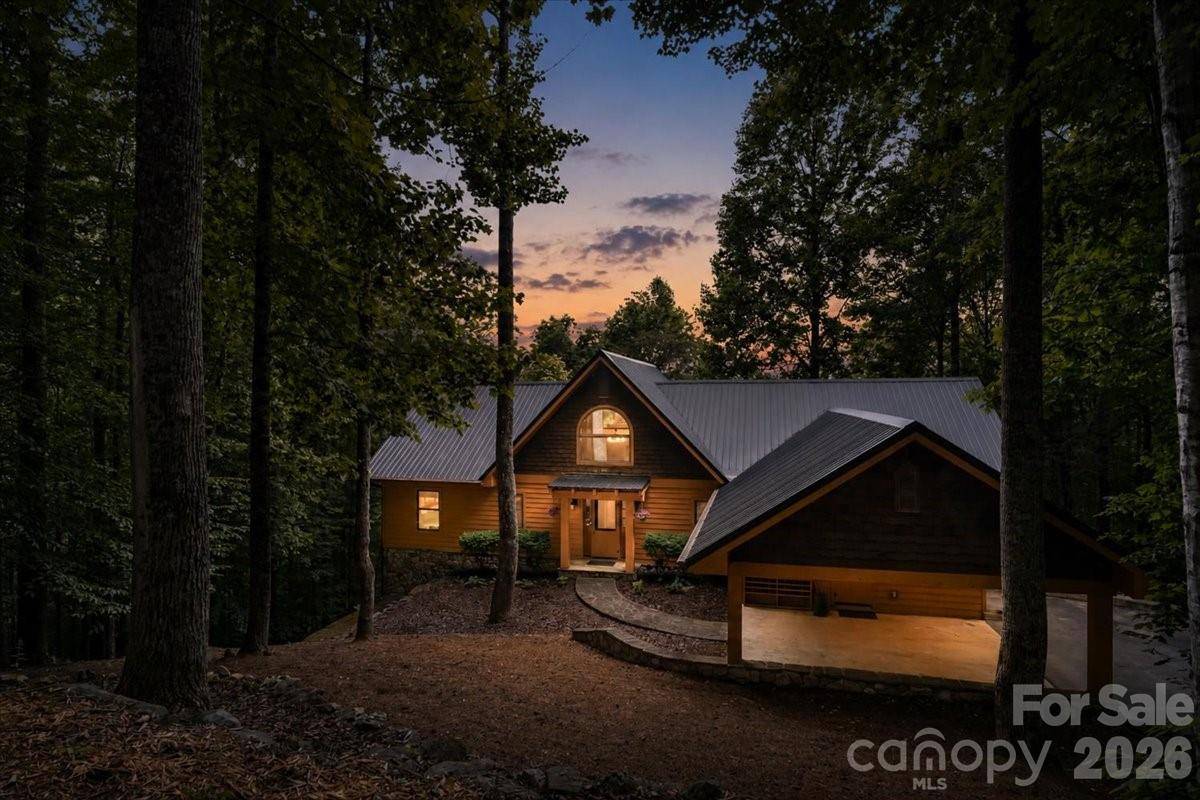 317 Von Trapp LN, Tuckasegee, NC 28783