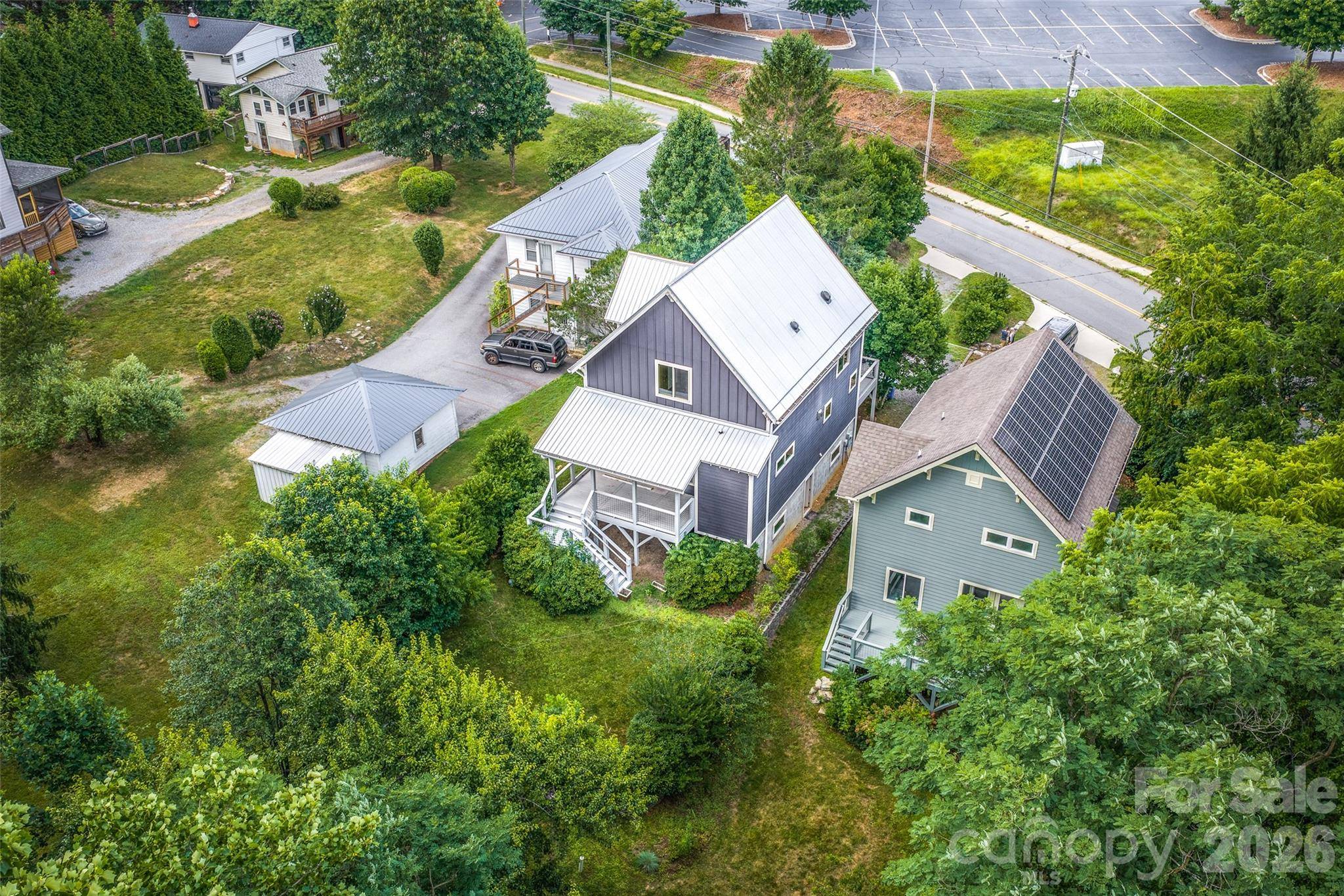337 Sand Hill RD, Asheville, NC 28806