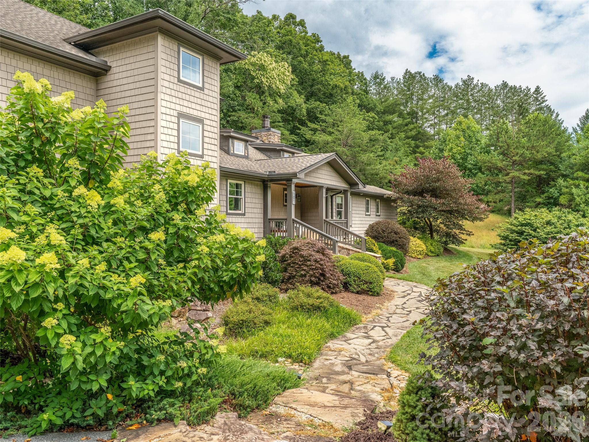 101 Glen Trillium DR, Fletcher, NC 28732