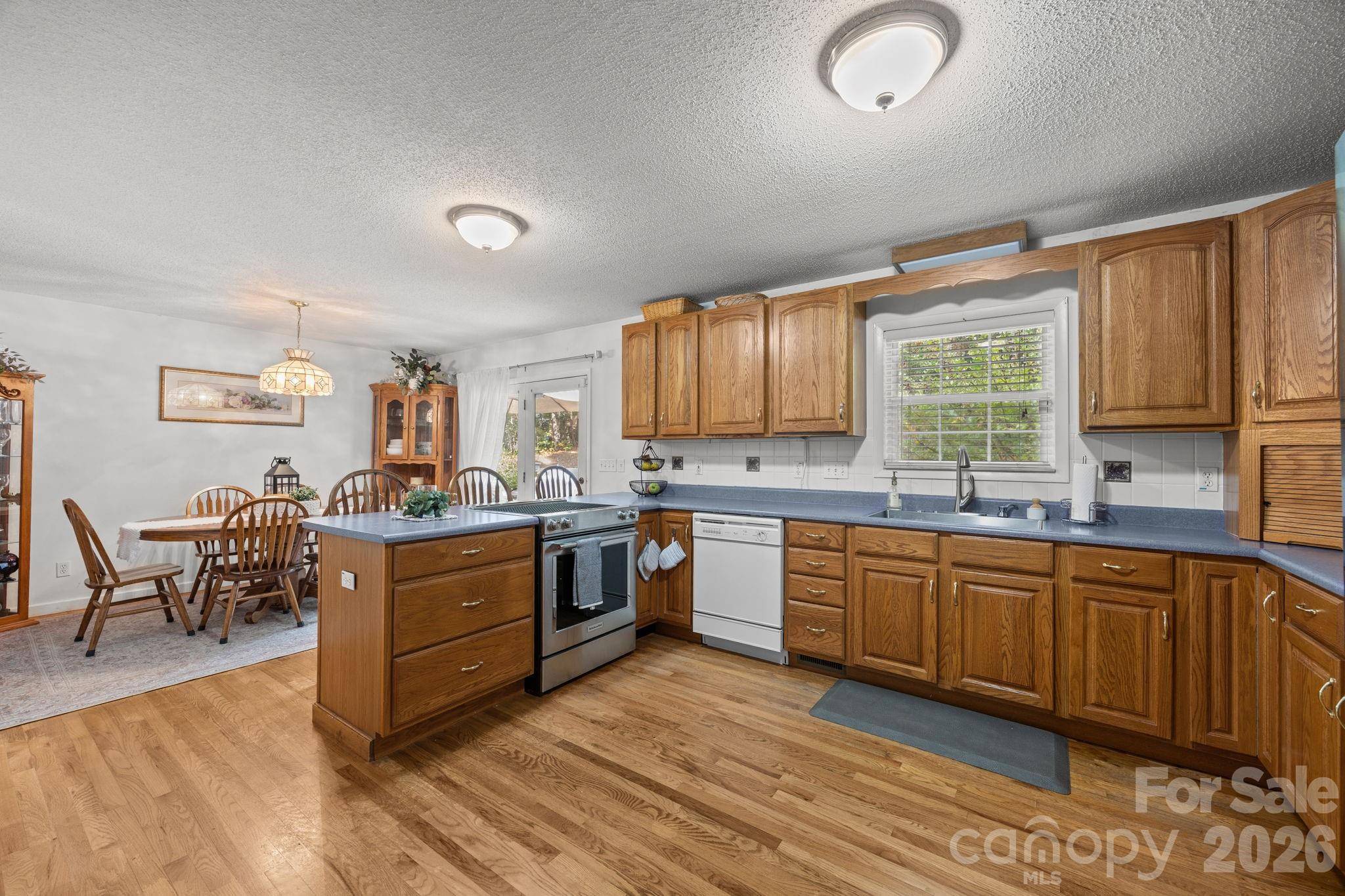 124 Lytle Cove RD, Swannanoa, NC 28778