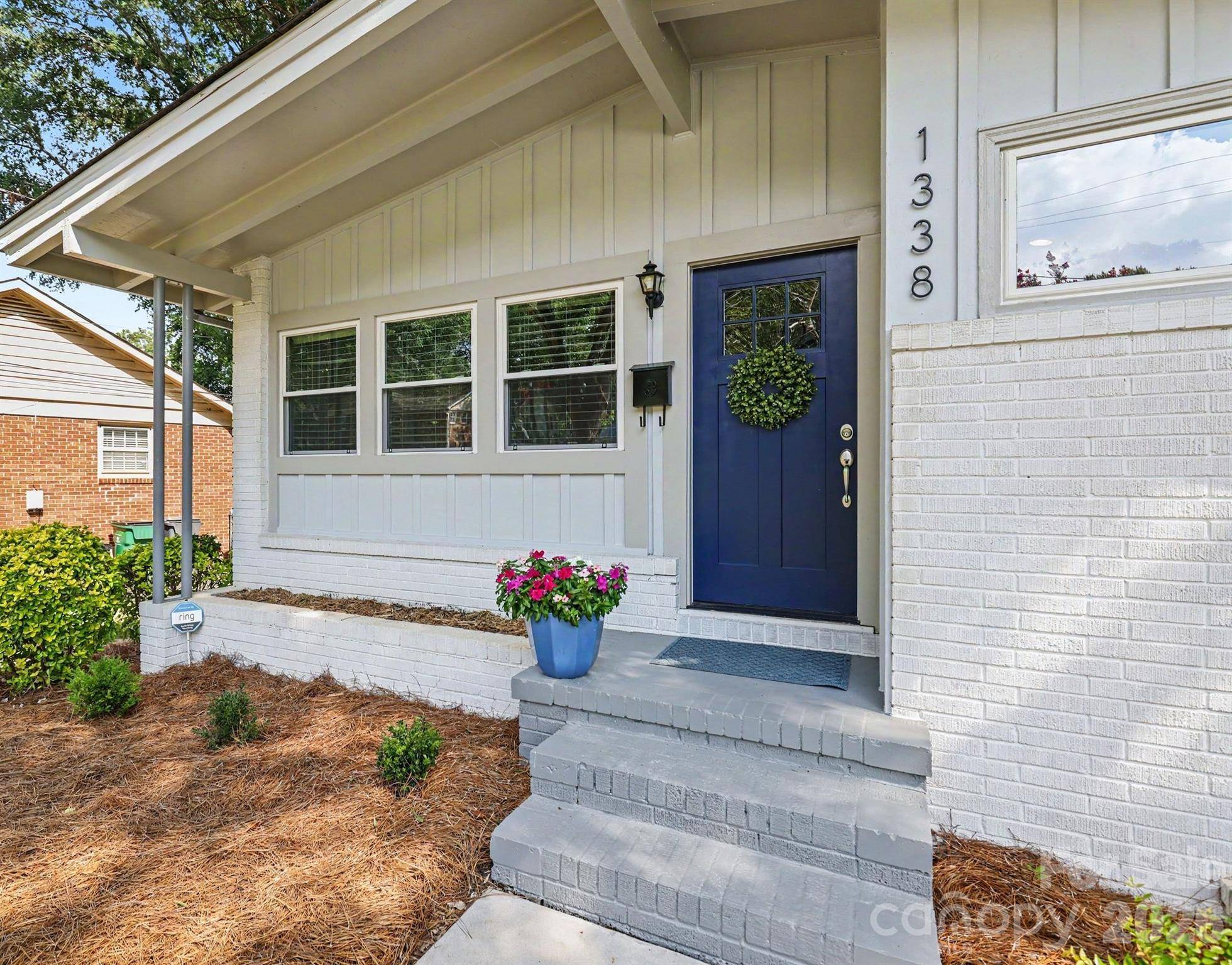 1338 Edgewater DR, Charlotte, NC 28210