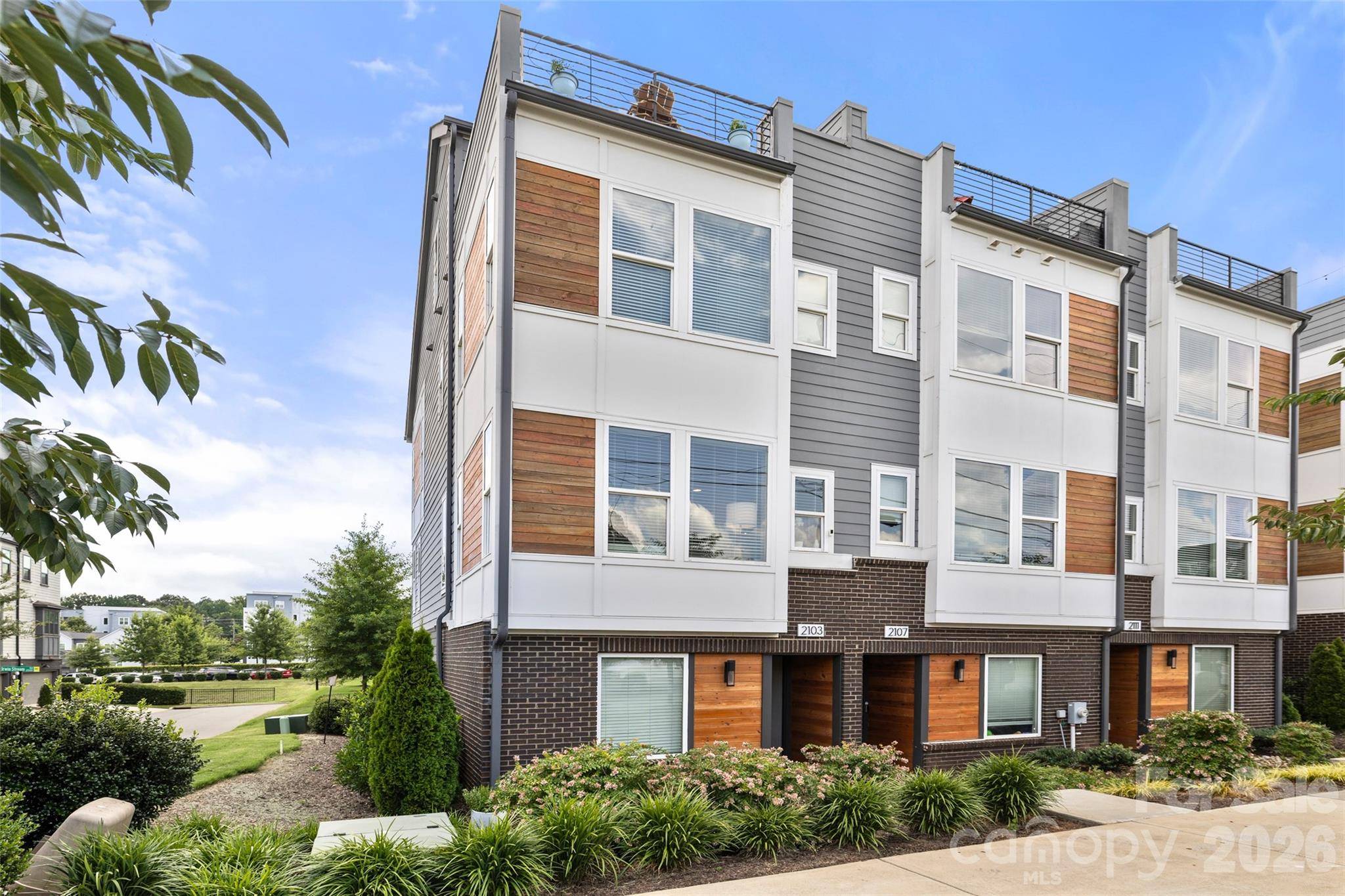 2103 Isom ST, Charlotte, NC 28208