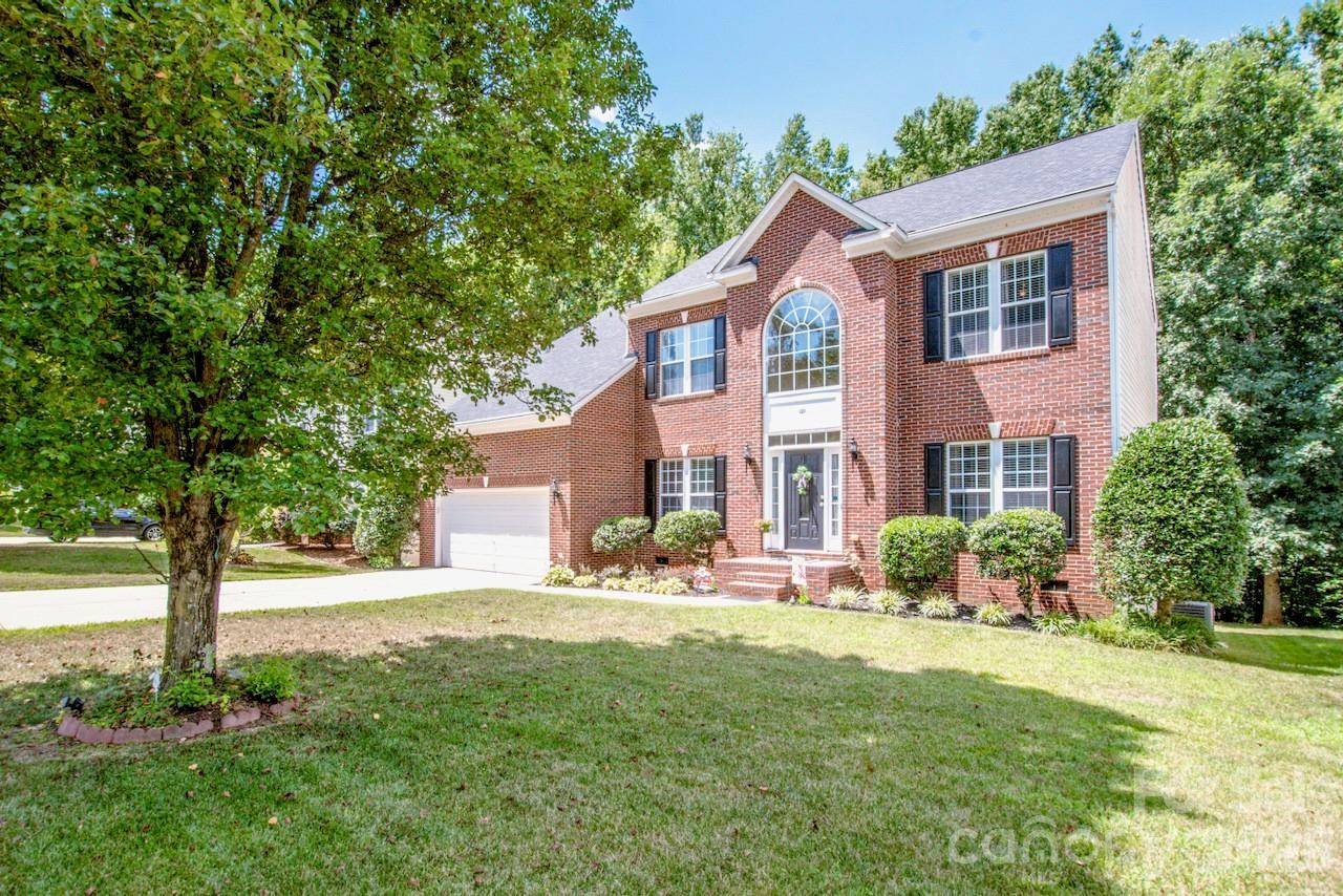 121 Crimson Orchard DR, Mooresville, NC 28115