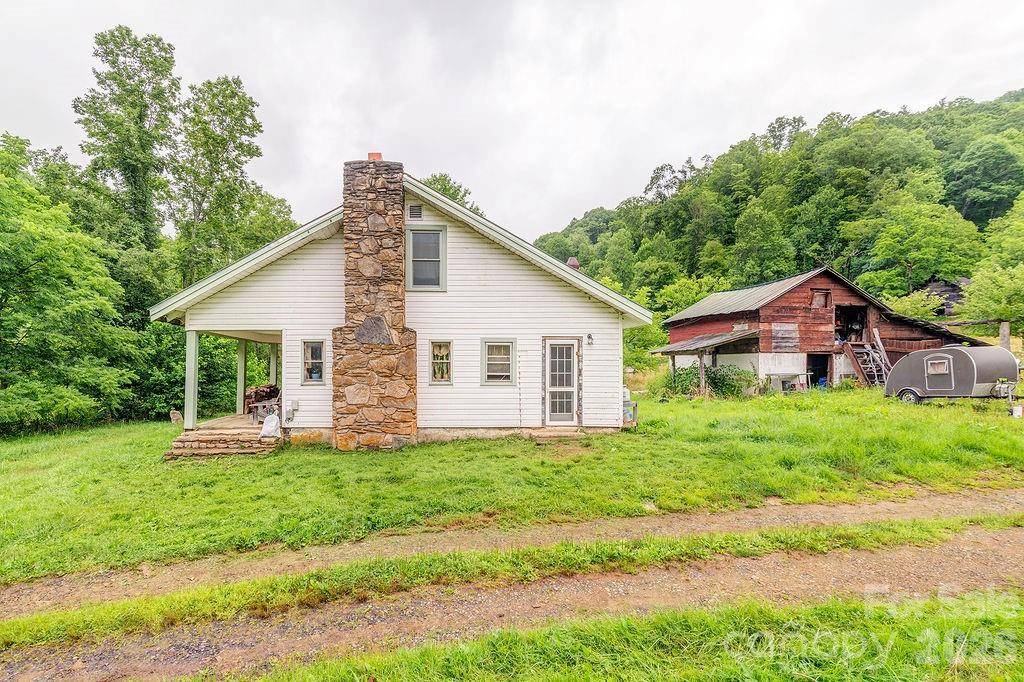 8485 Meadow Fork RD, Hot Springs, NC 28743