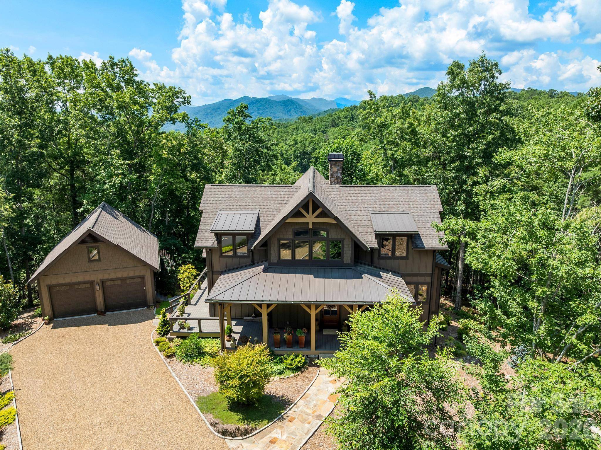 174 Dancing Wind LN, Marshall, NC 28753