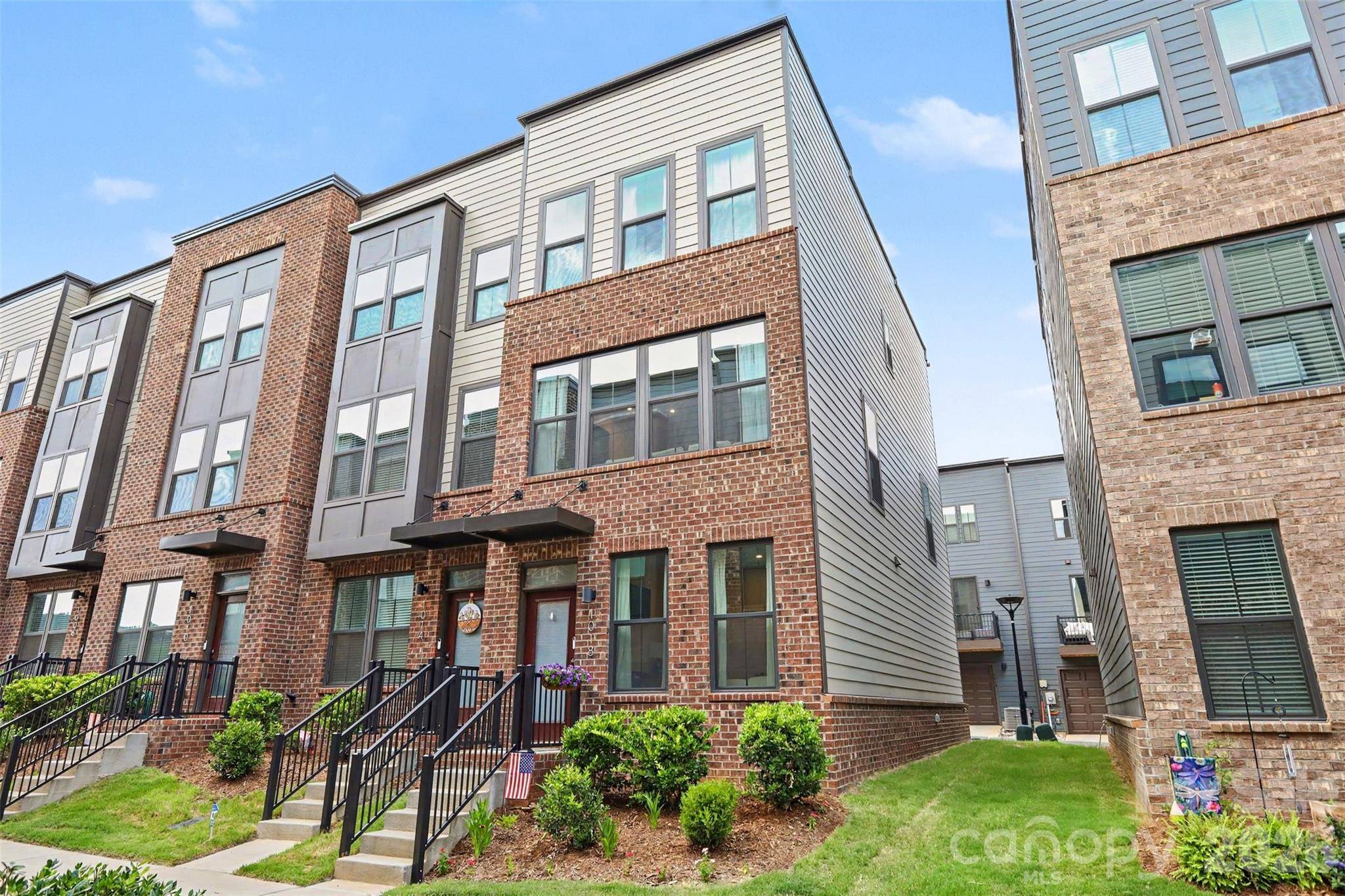 1018 Simcoe LN, Charlotte, NC 28217